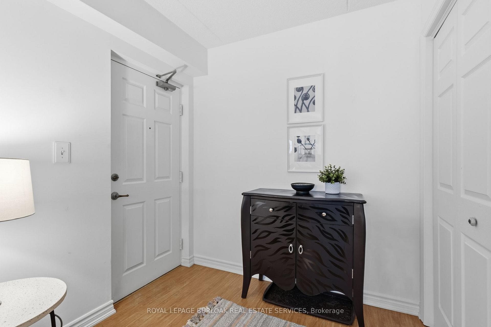 2085 Appleby Line Unit 105 photo 3