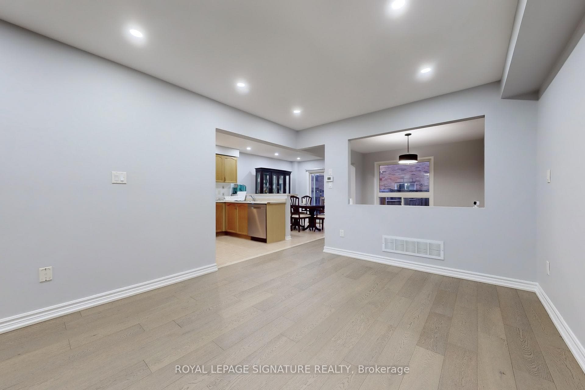 78 Tanglemere Crescent photo 5