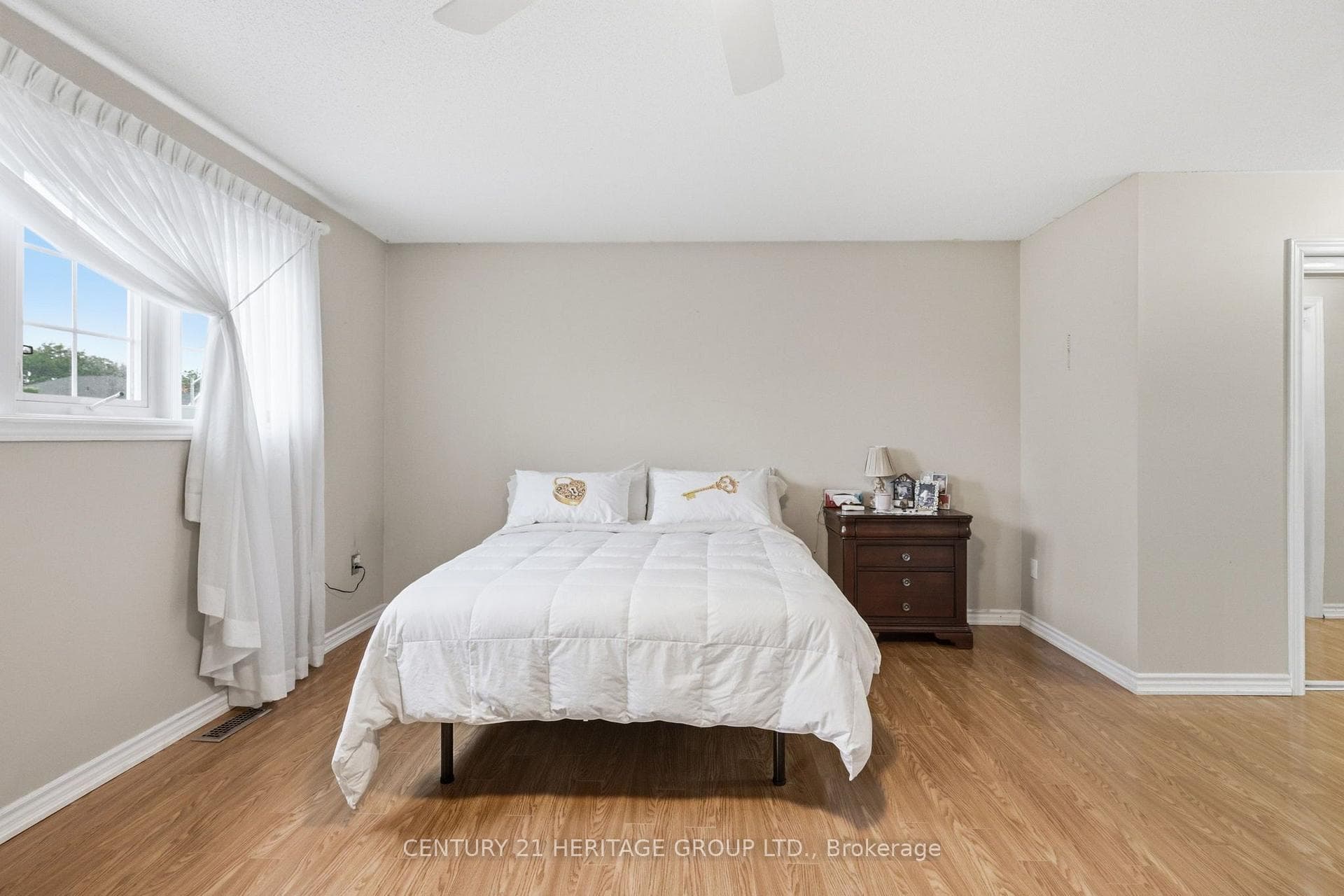 21 Silvercreek Crescent photo 17