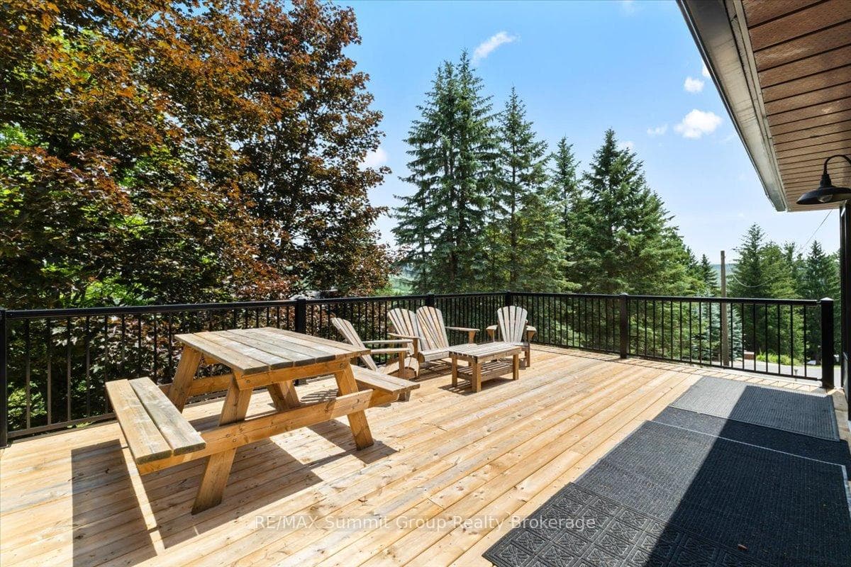 123 Amik Court photo 38