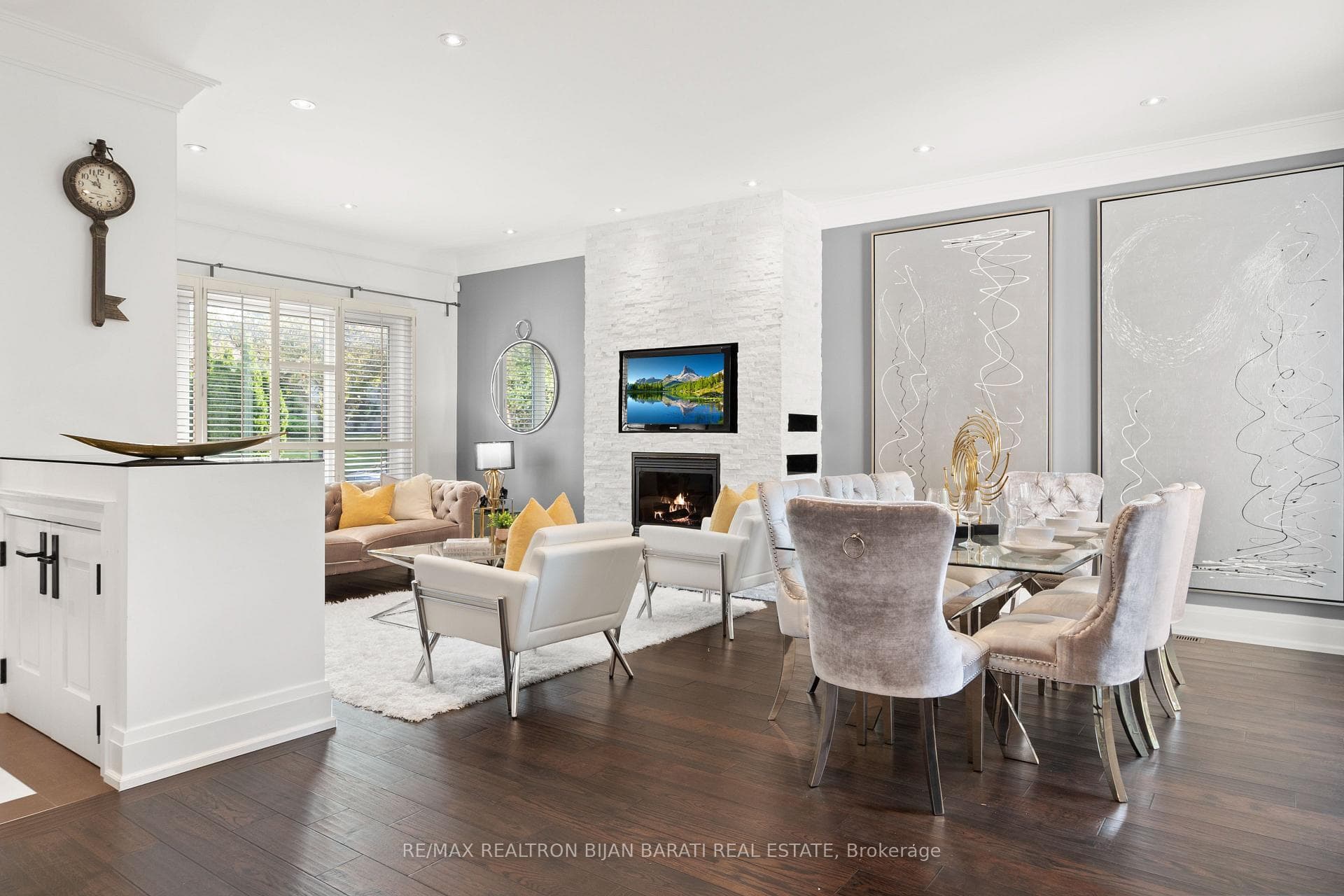 64 Cresthaven Drive photo 3