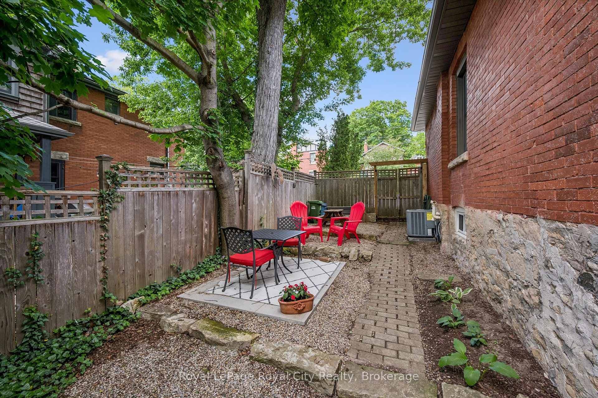 164 King Street photo 39