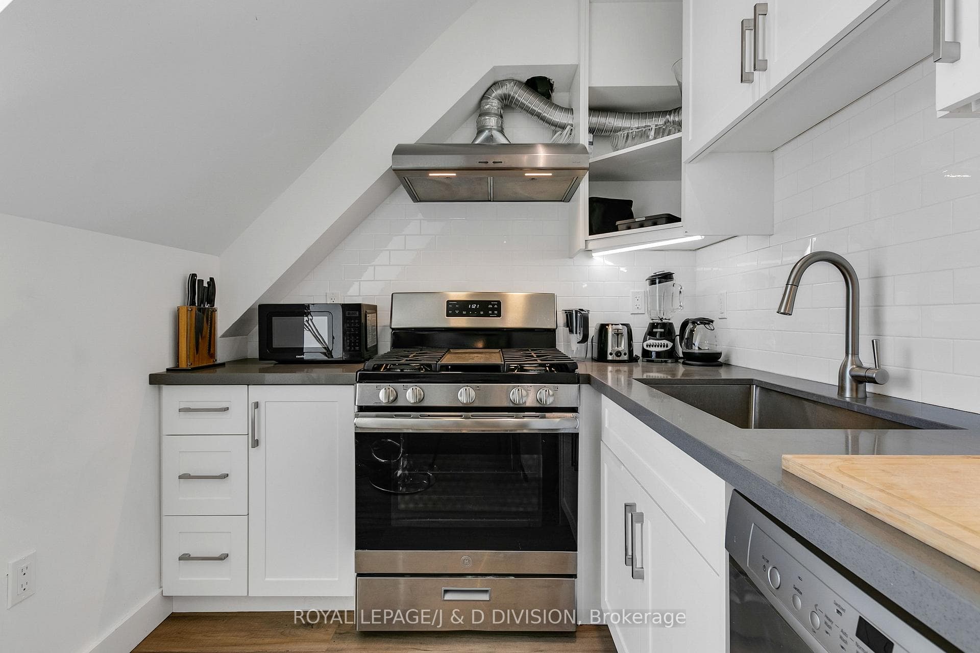 43 Cecil Street Unit C photo 17