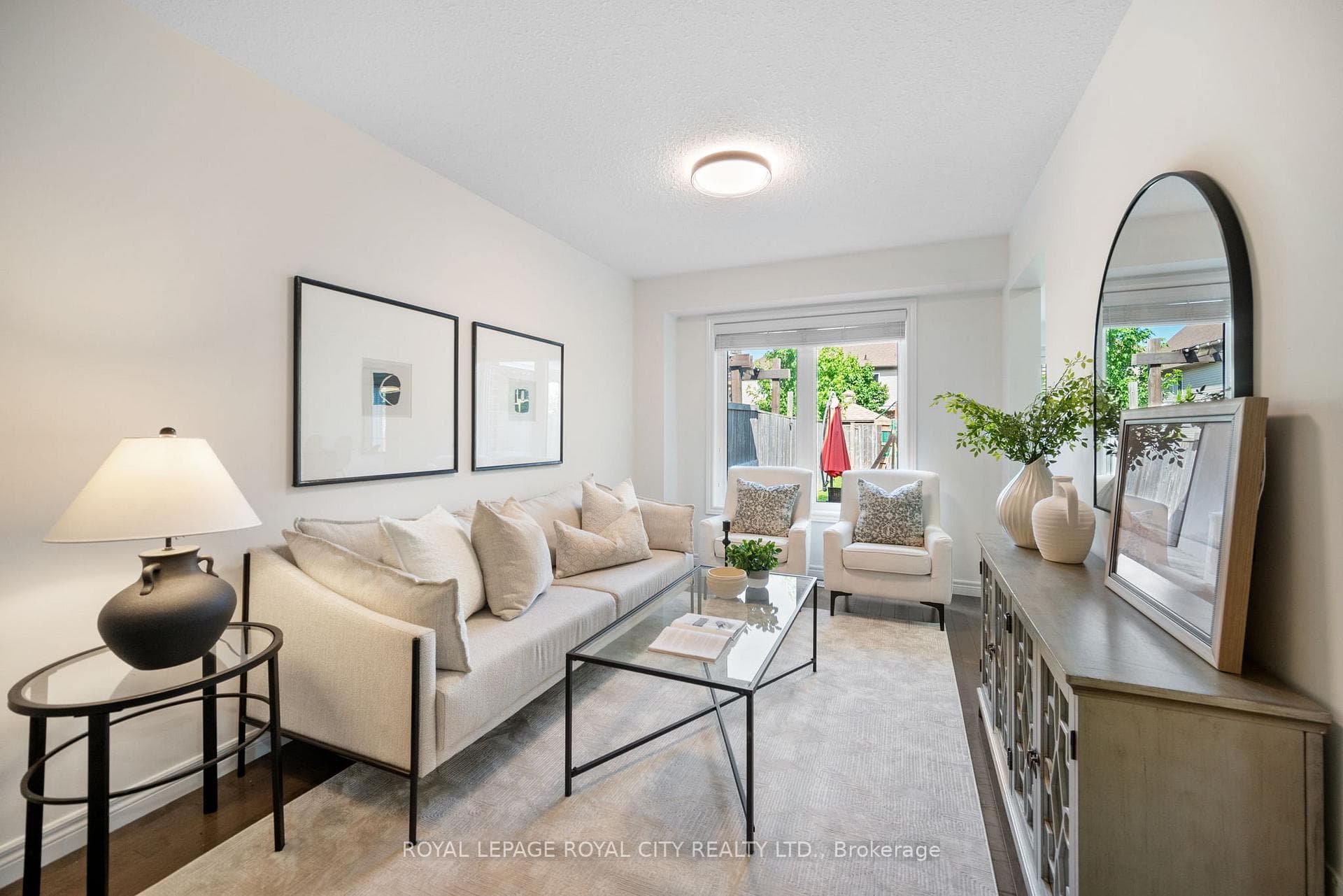 78 Couling Crescent photo 8