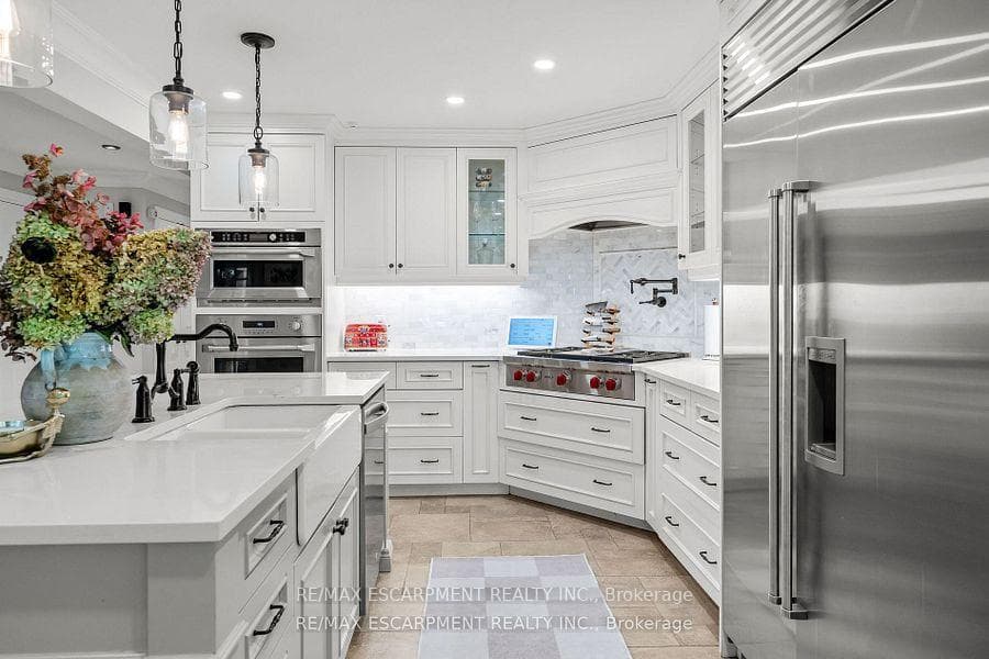 185 Central Drive photo 8