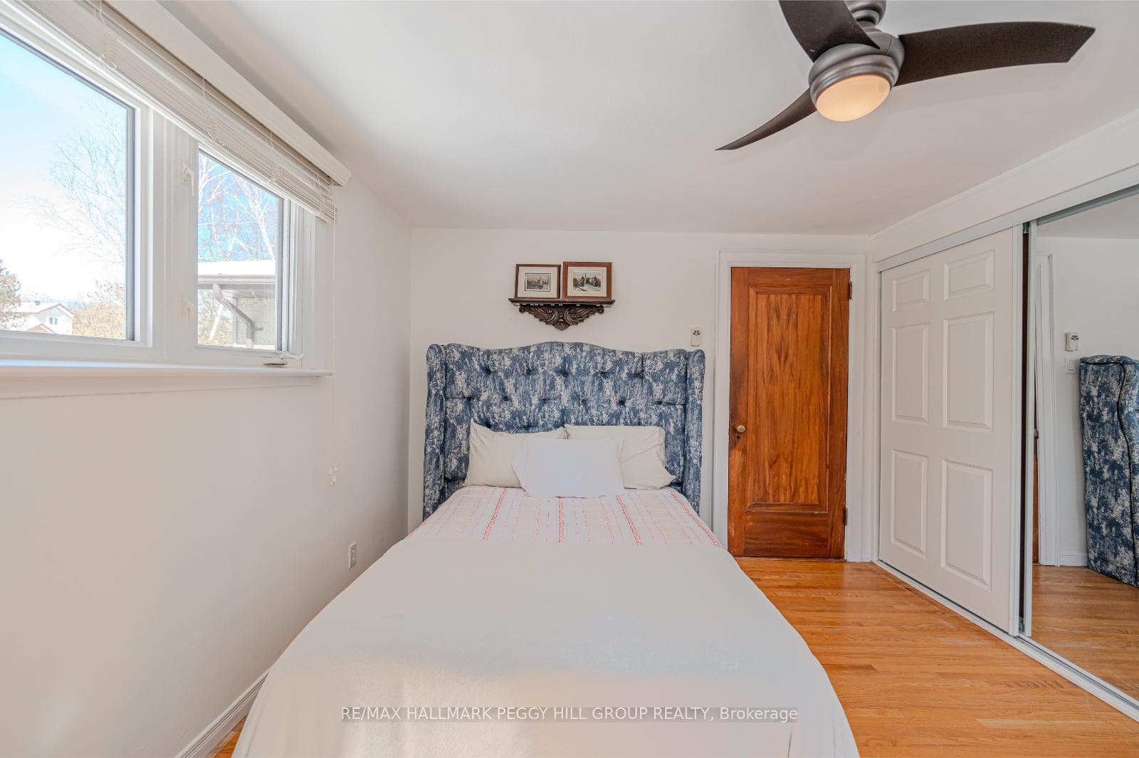 985 Lakeshore Road photo 13