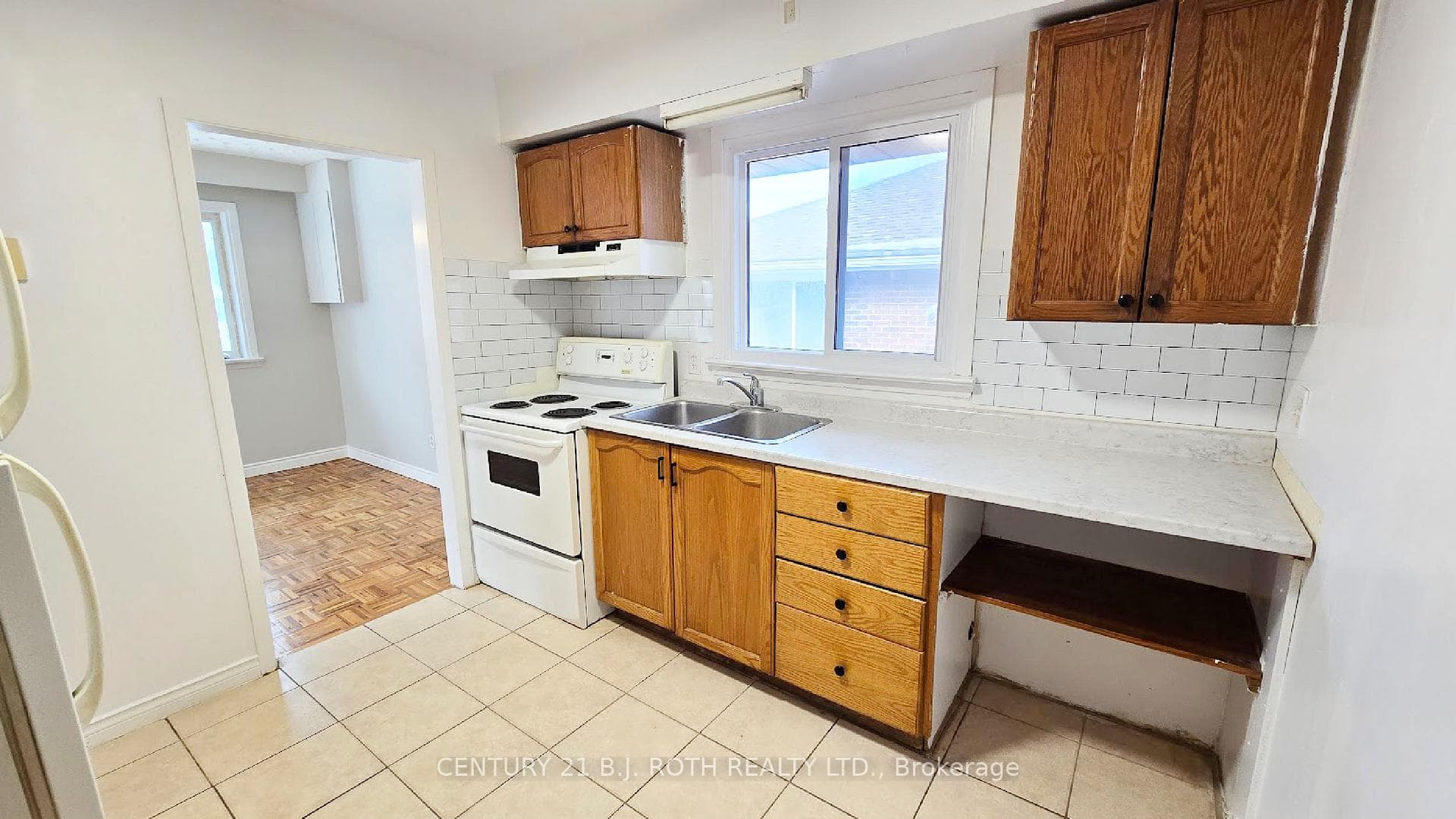 41 Bayview Drive Unit Upper photo 12