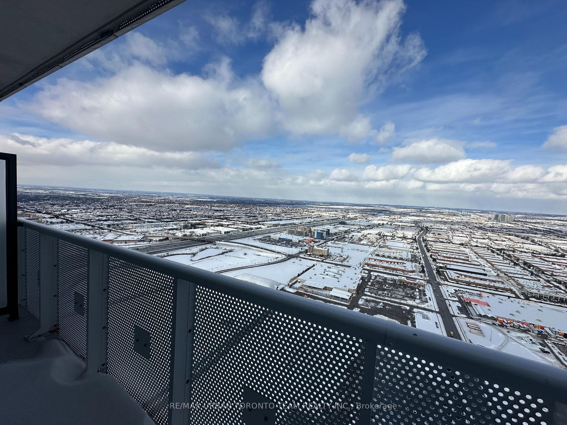8 Interchange Way Unit 5705 photo 10
