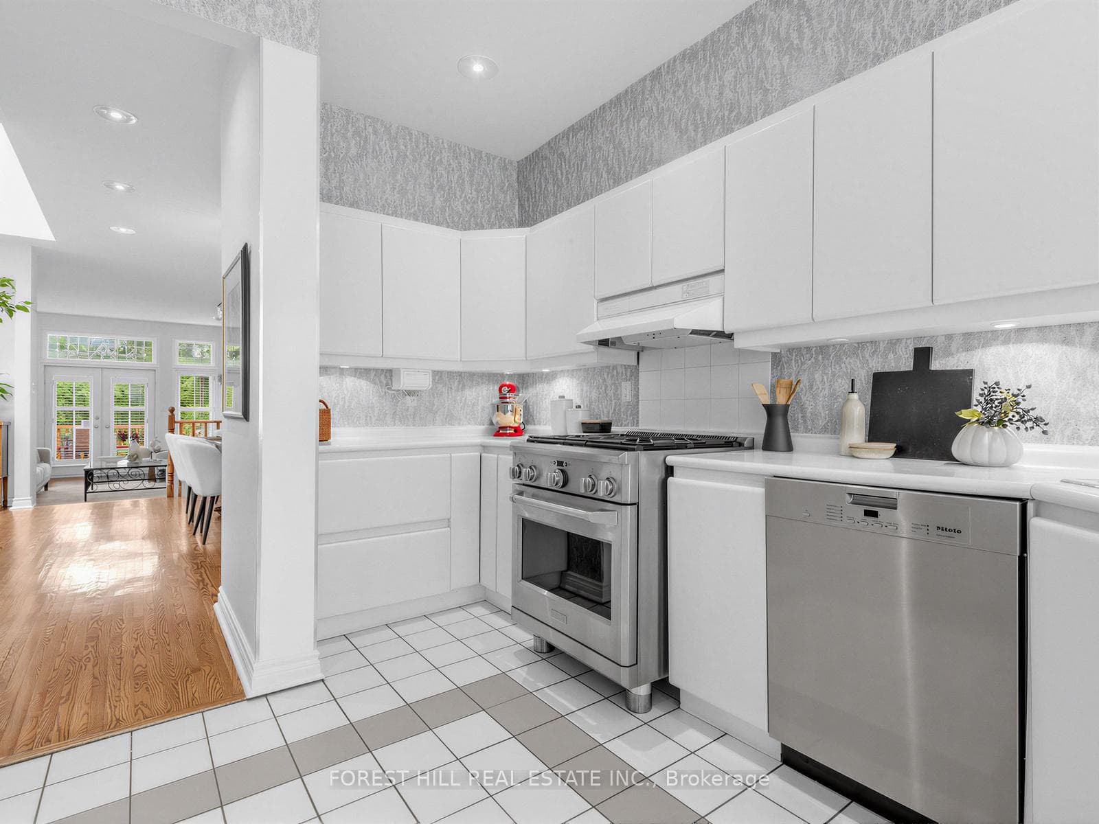 1045 Spadina Road photo 14