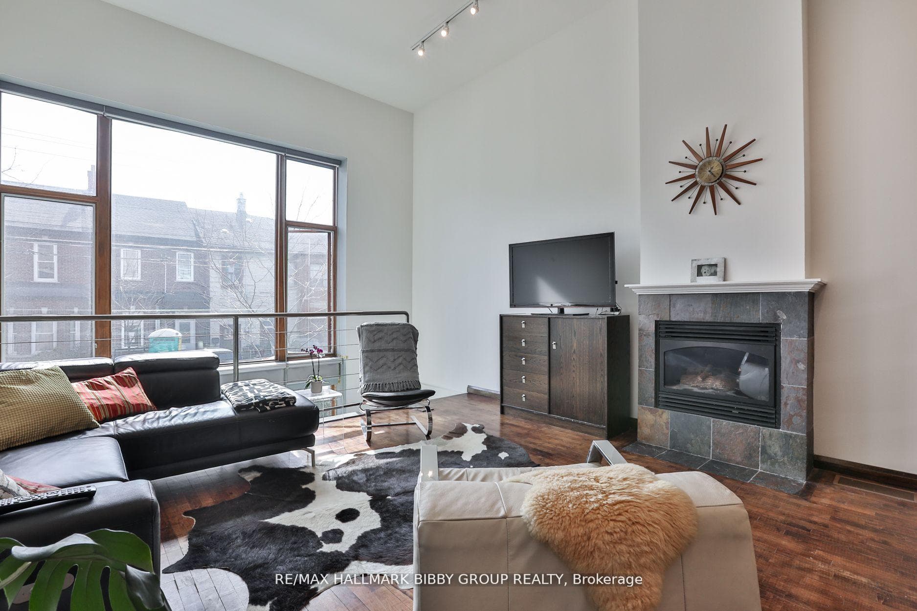 676 Richmond Street Unit 101 photo 4