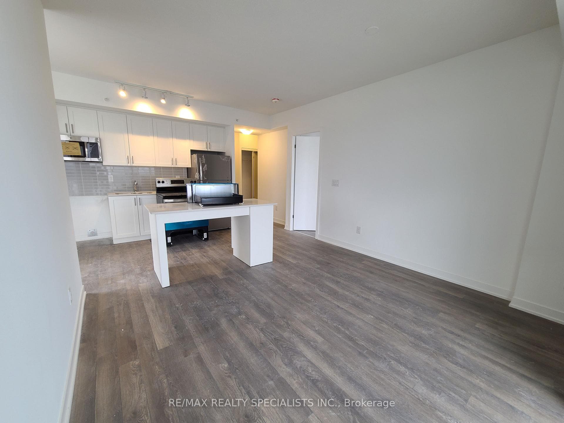 550 North Service Road Unit 1108 photo 5