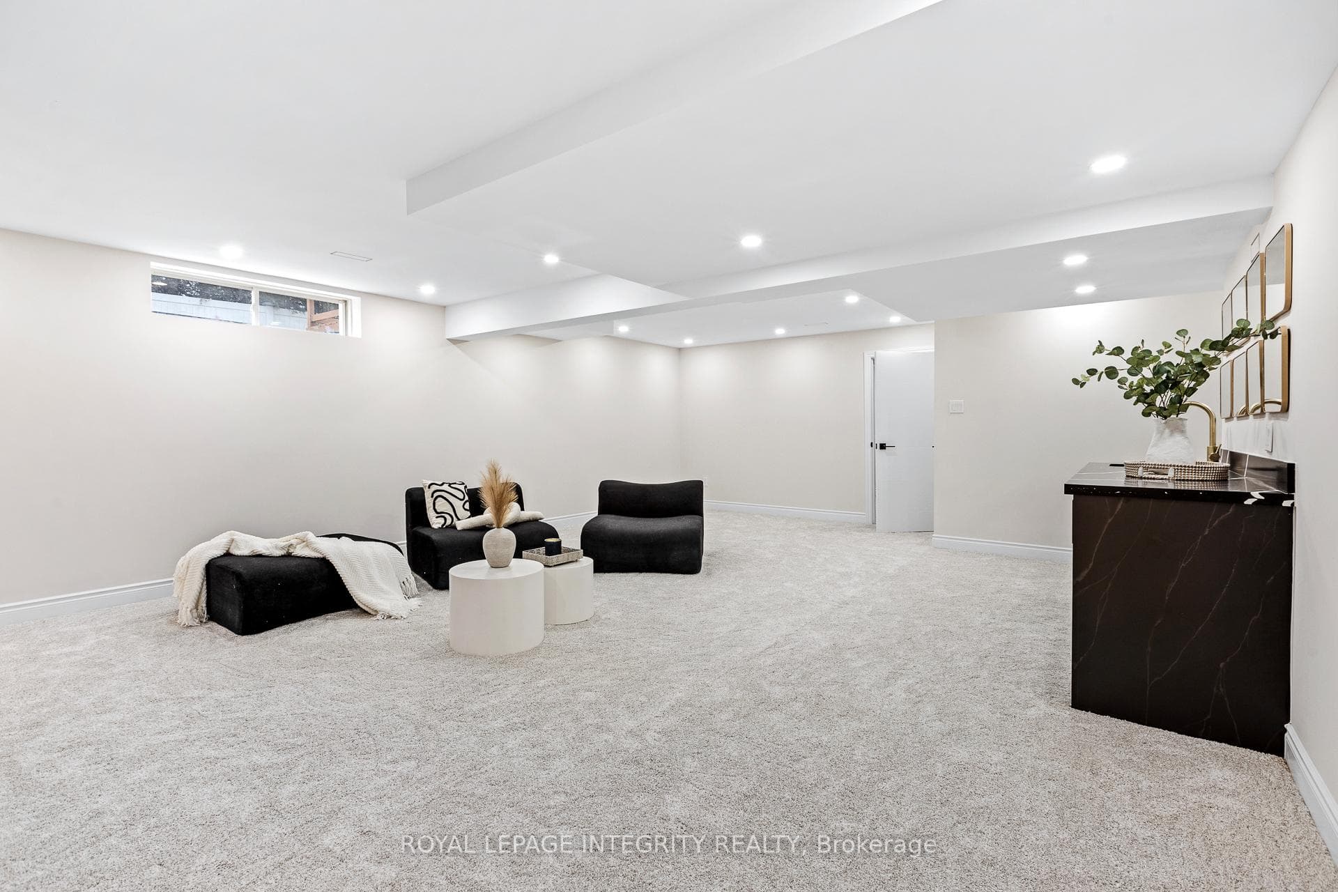1031 Unicorn Avenue photo 30