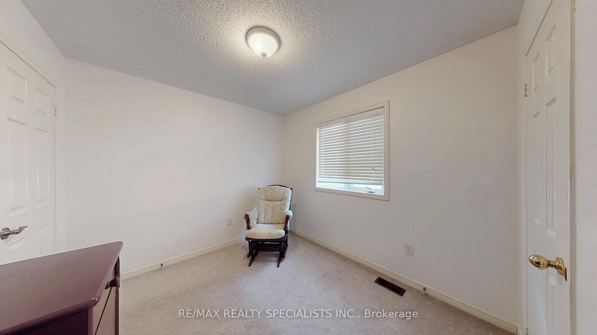 482 Grant Way photo 23