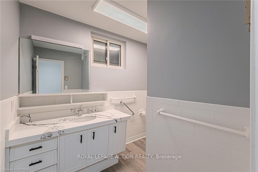 54 Grand Street photo 44