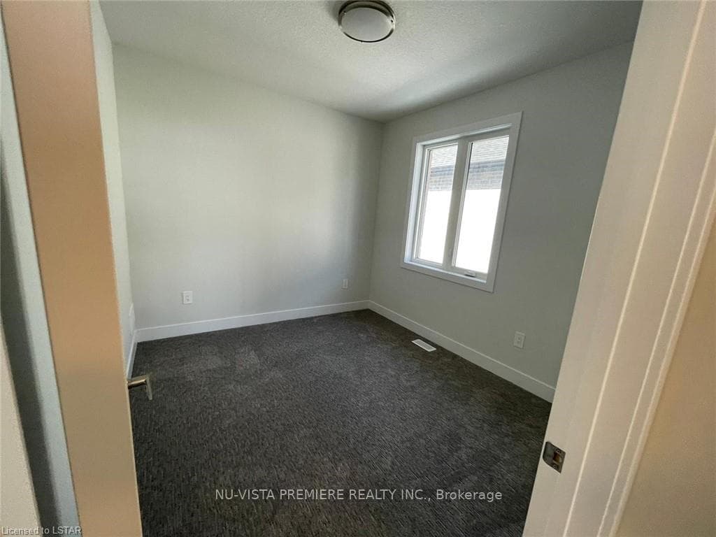 320 STATHIS Boulevard photo 10