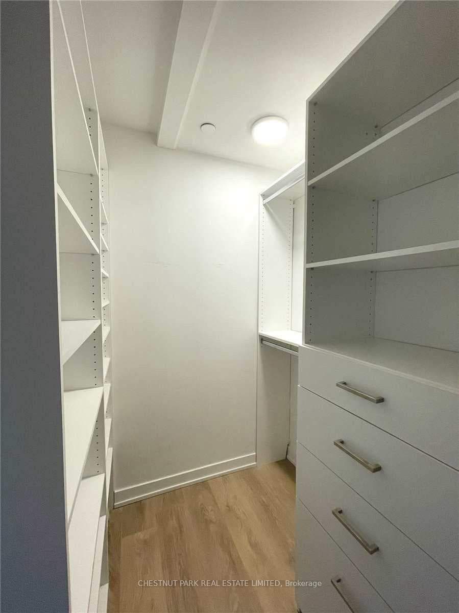 899 Queen Street Unit 507 photo 10