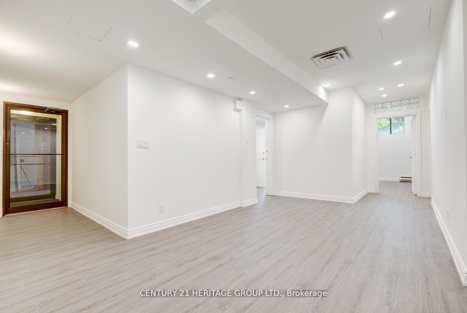 2900 Yonge Street Unit 101 photo 12