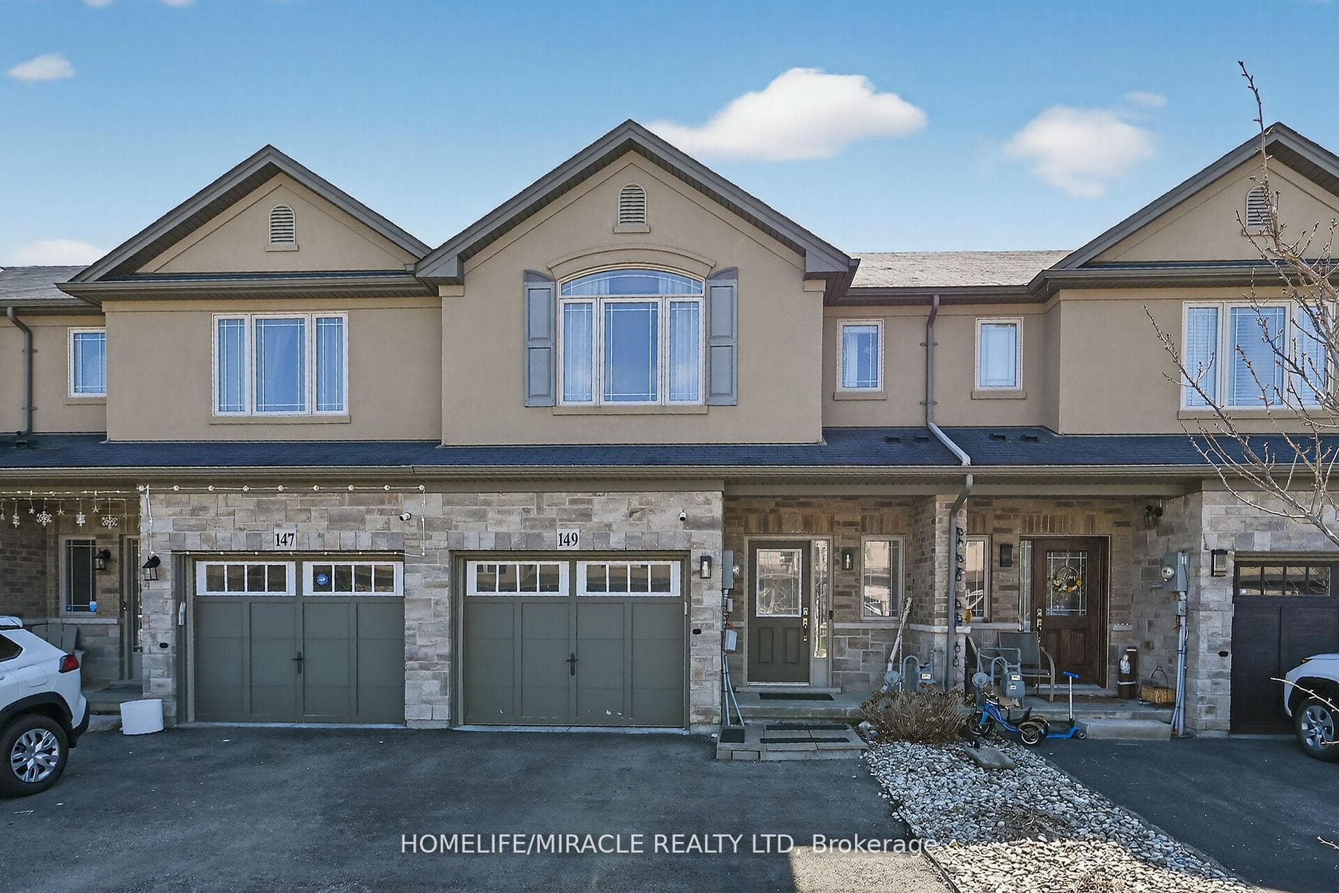 149 Kinsman Drive photo 1