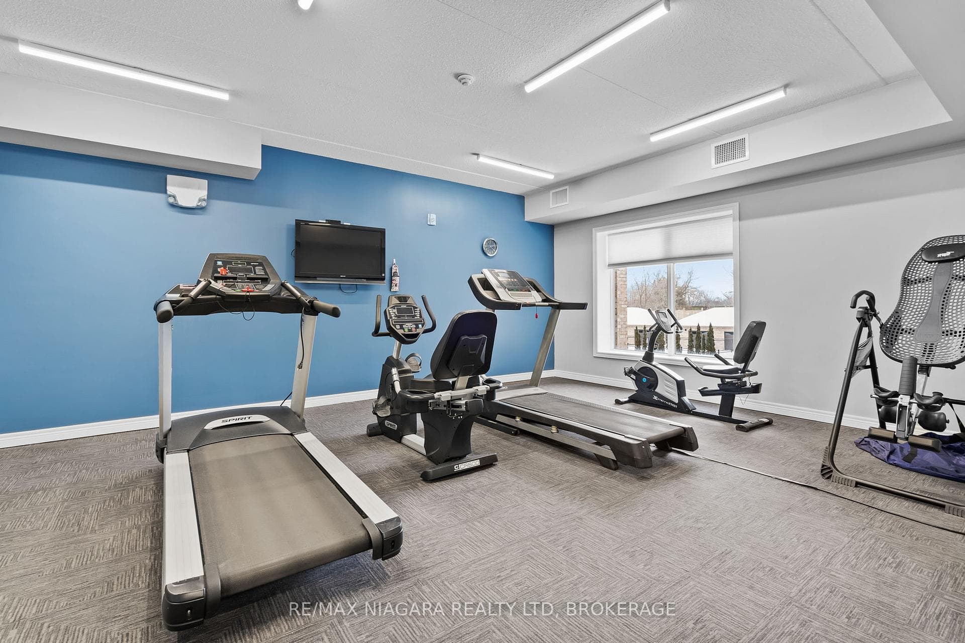 4644 Pettit Avenue Unit 300 photo 25