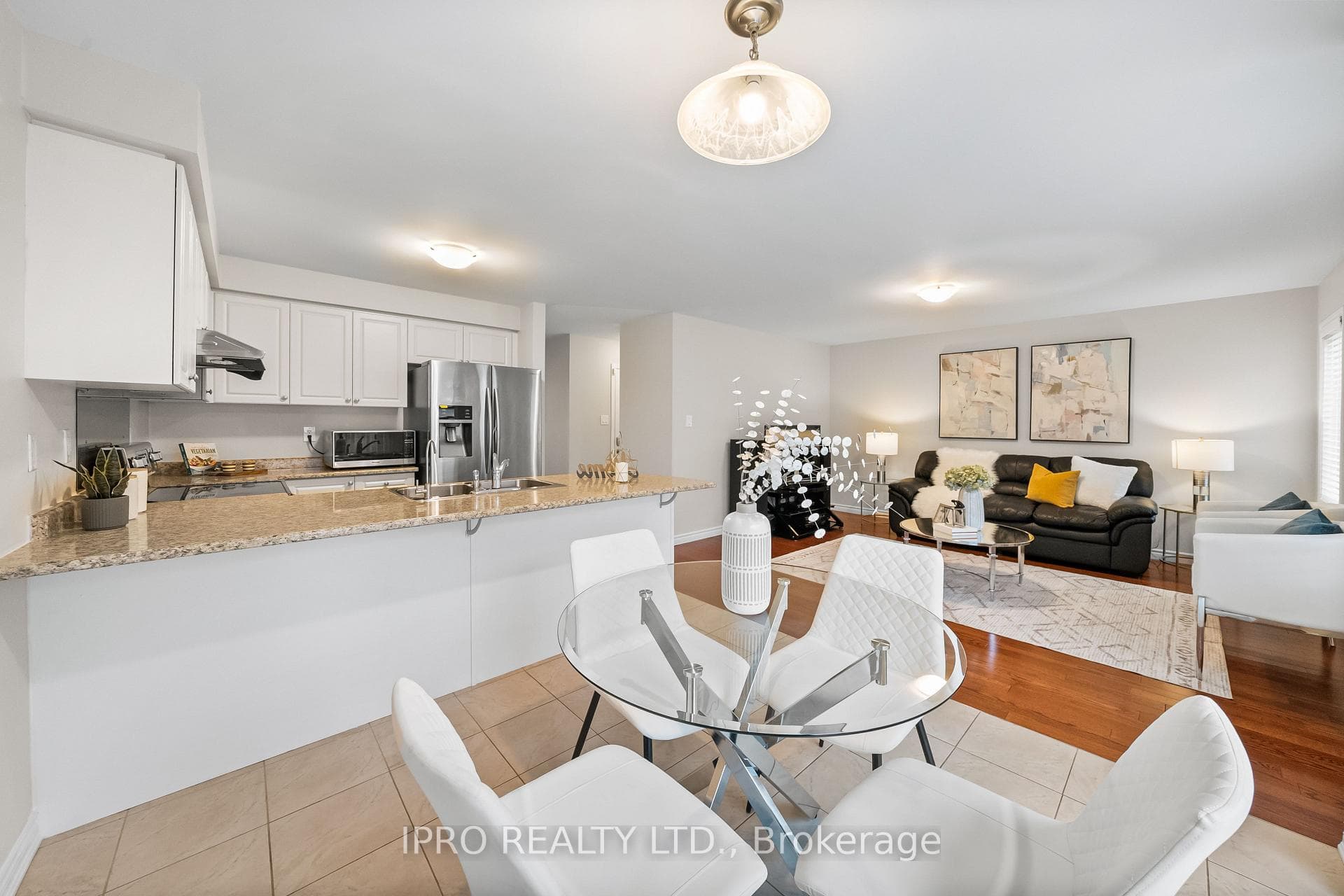 70 Fenchurch Drive photo 12