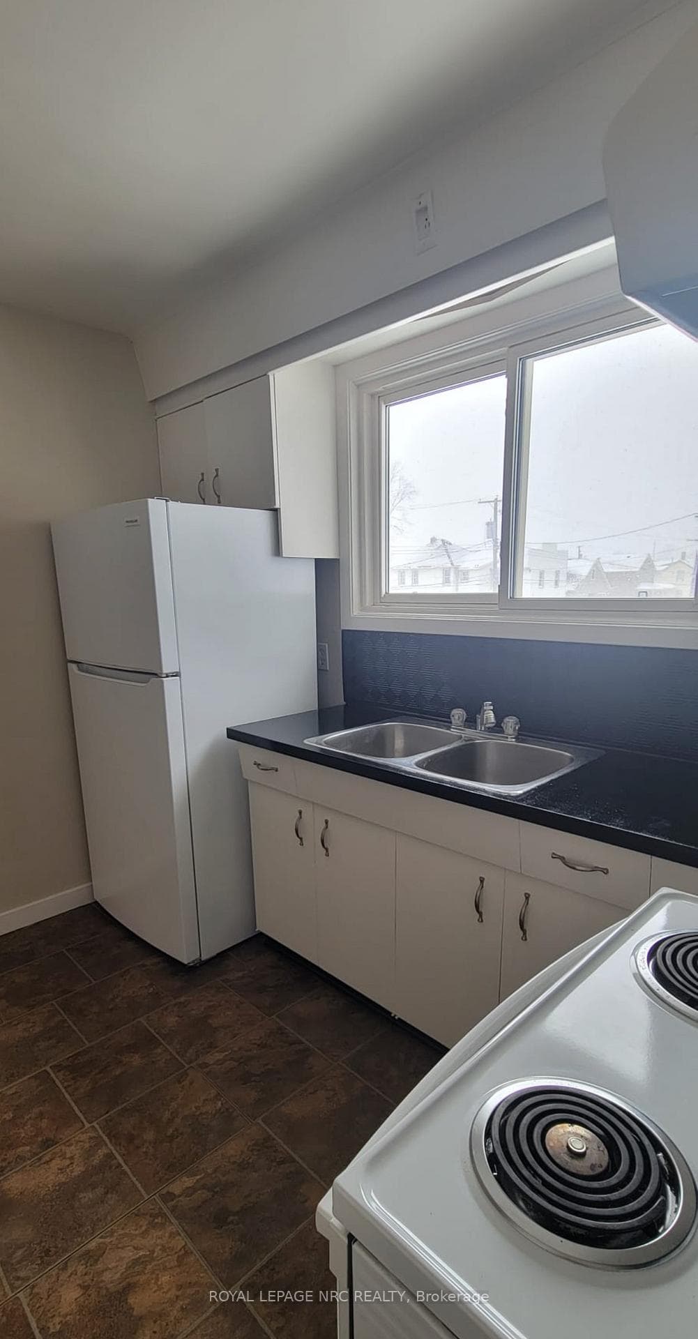 402 Fares Street Unit Unit 1 photo 3