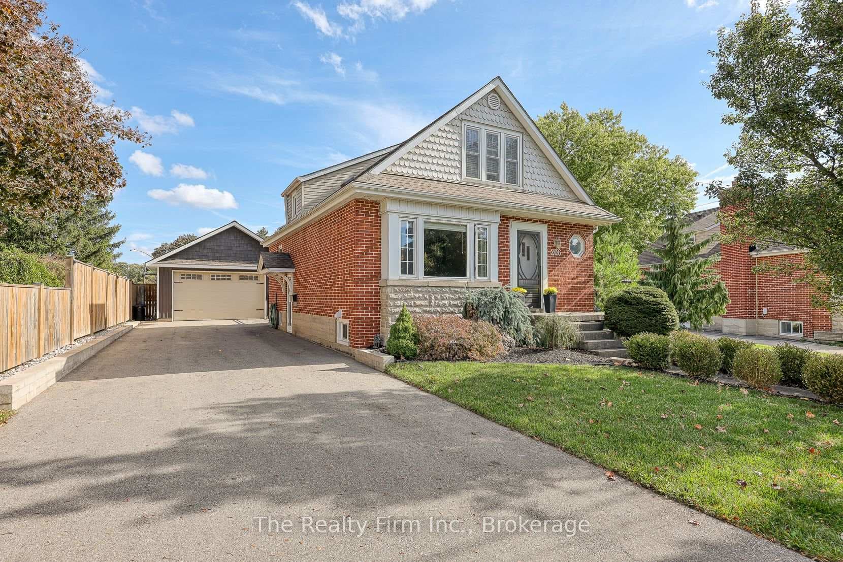 206 Sydenham Street photo 1