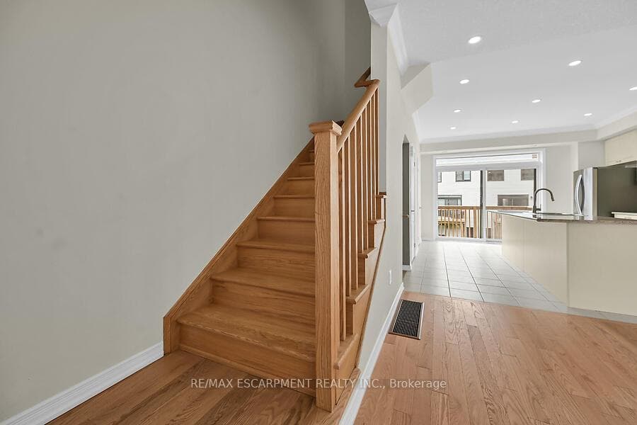 67 Holder Drive photo 7