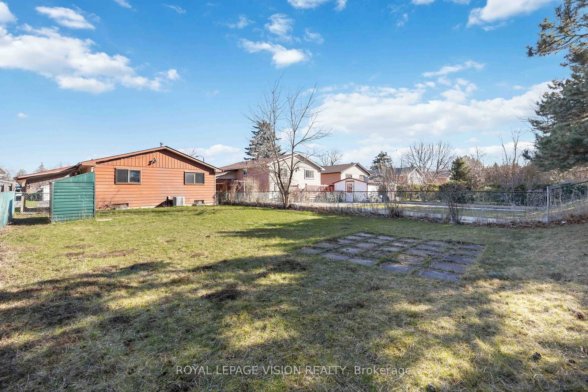 37 Winstanly Crescent photo 31