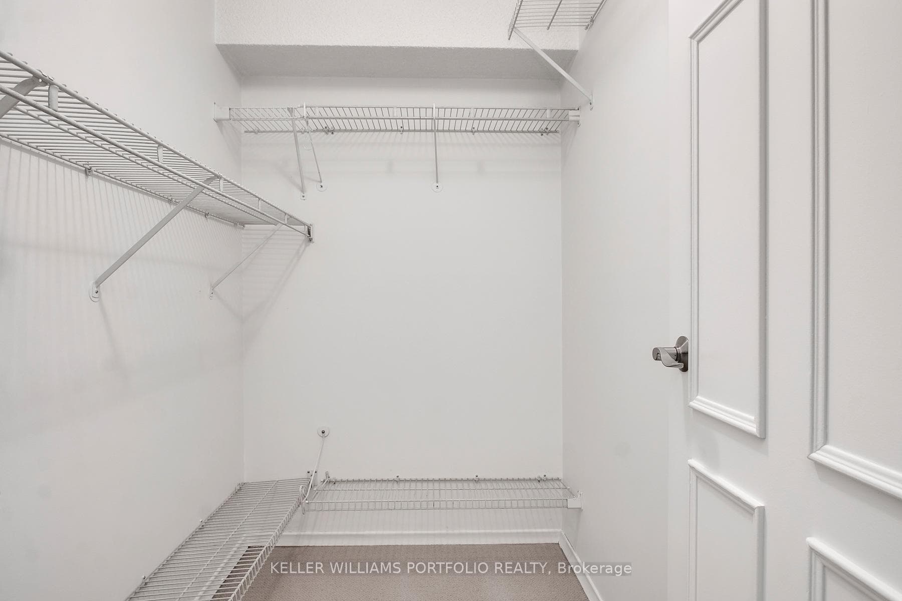 55 Wellesley Street Unit 605 photo 13