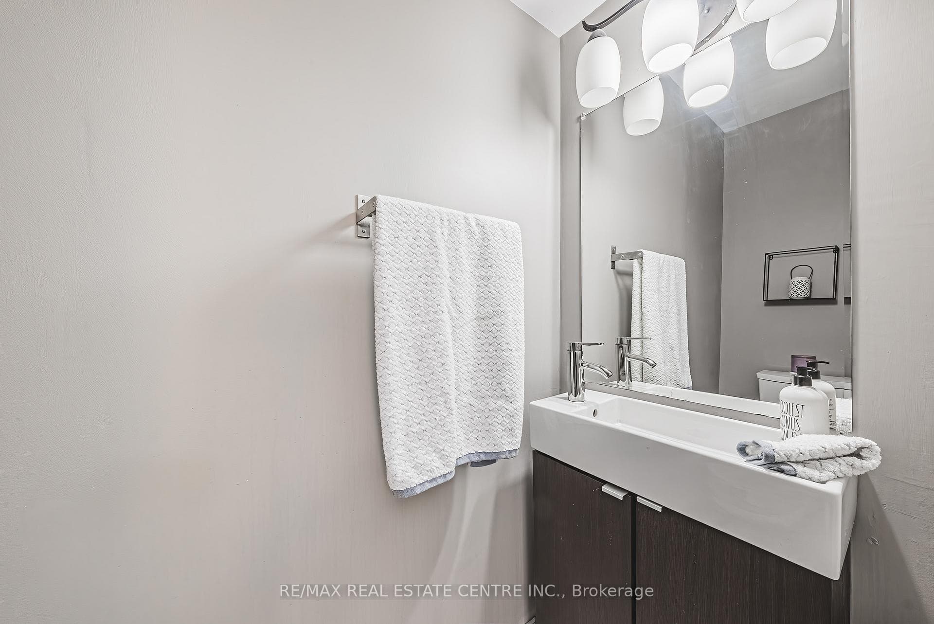 266 LIMERIDGE Road Unit 3 photo 15