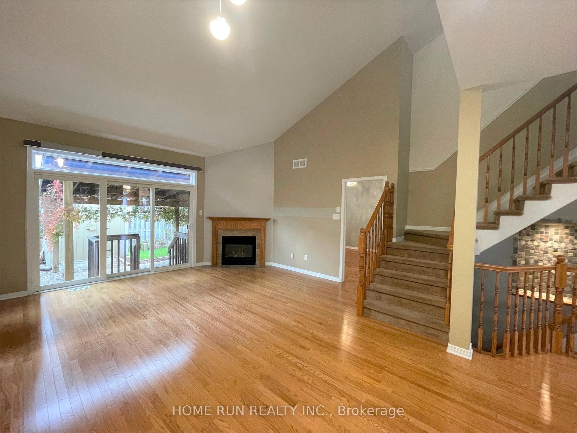 180 Hartsmere Drive photo 11