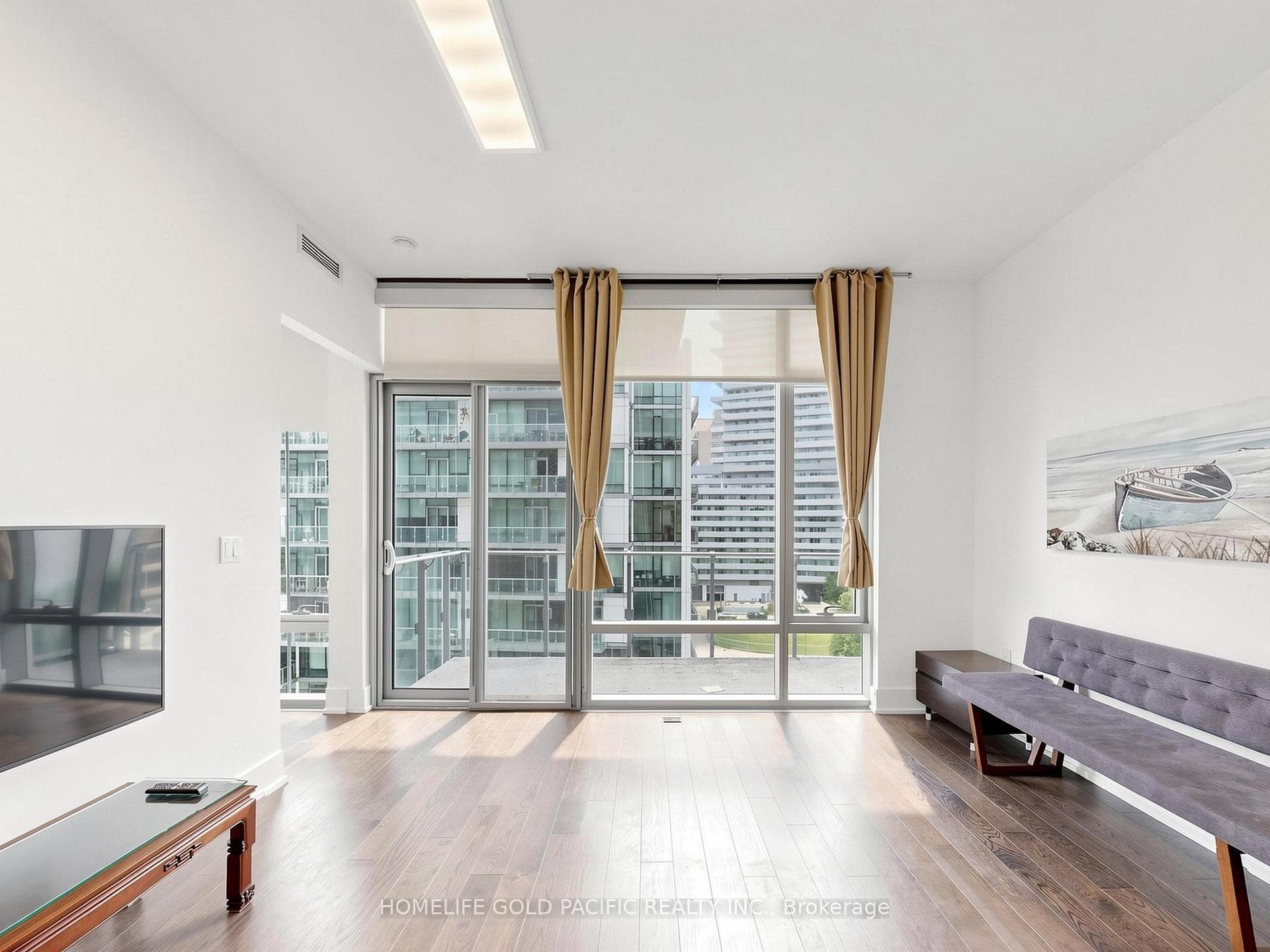 39 Queens Quay Unit 732 photo 3