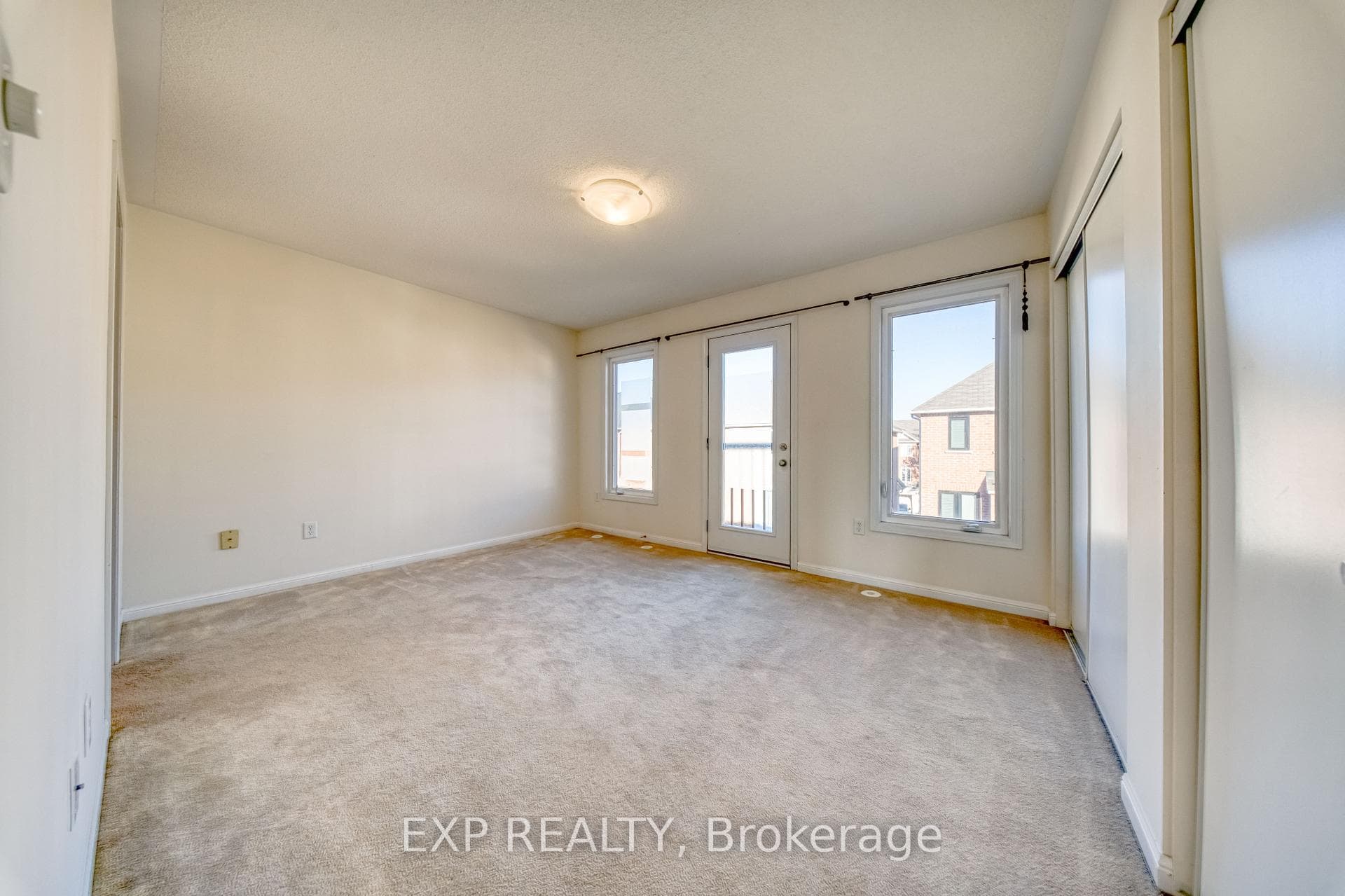 30 Yates Avenue photo 28