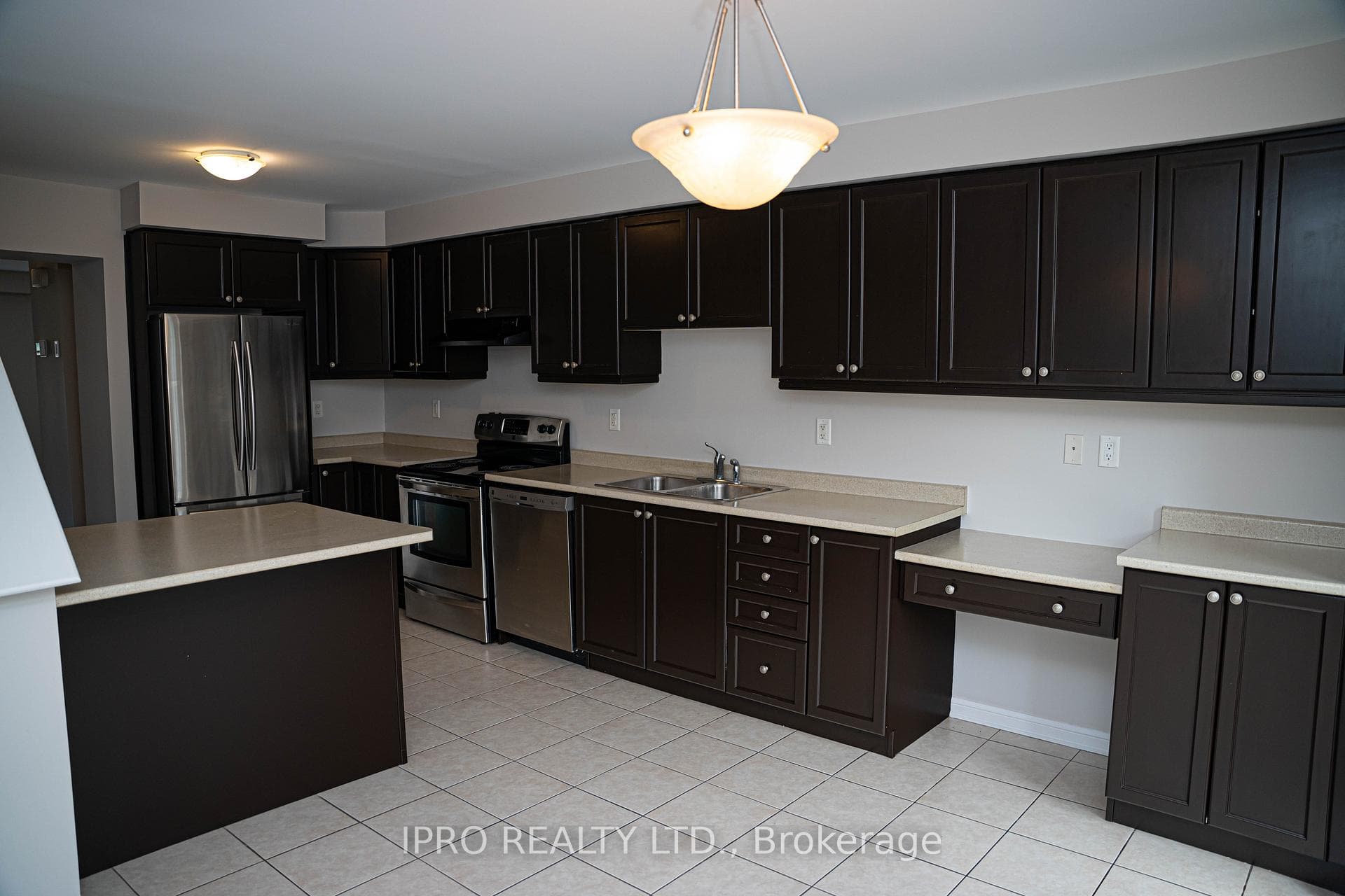 6020 Derry Road Unit 28 photo 6