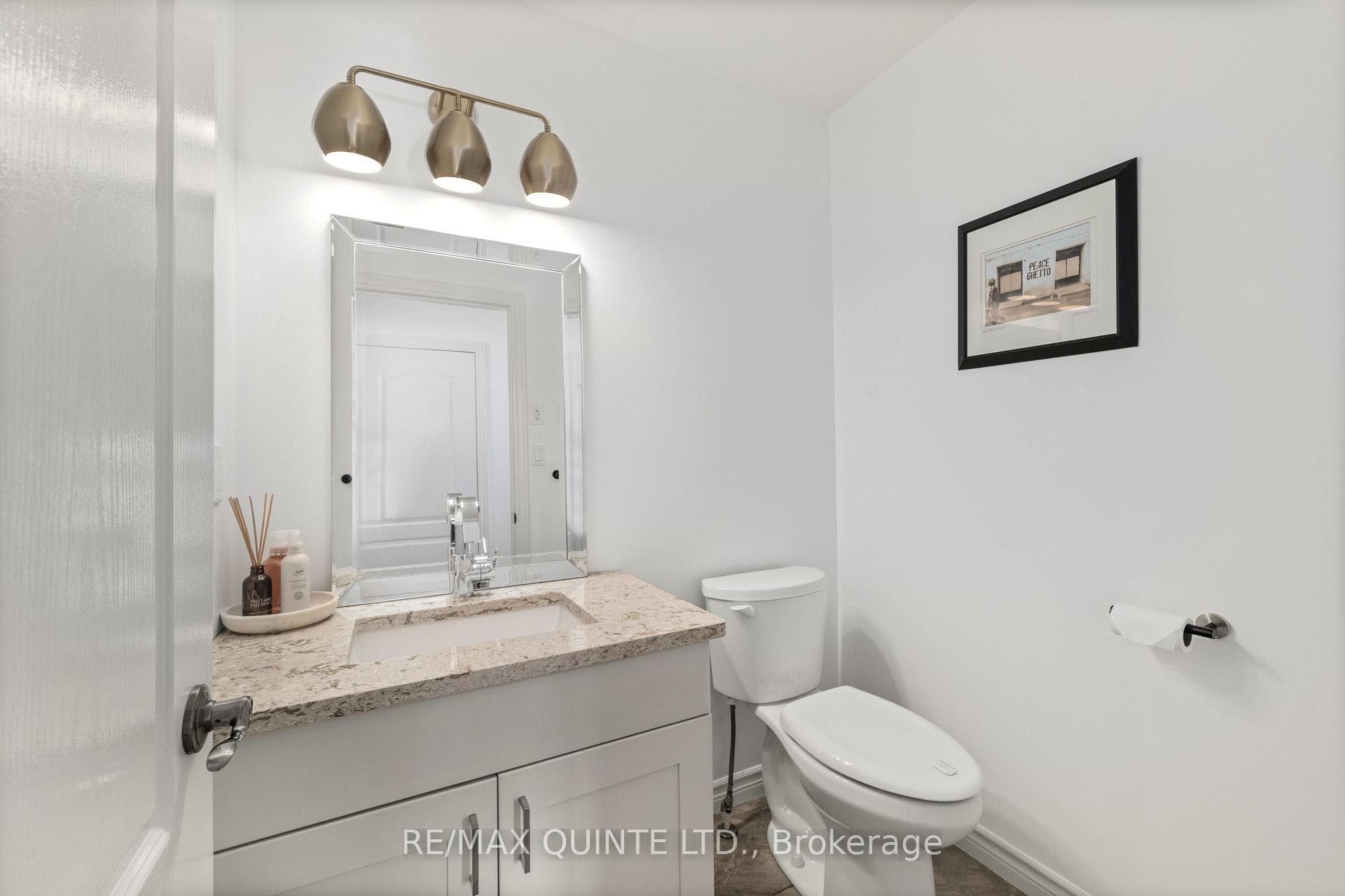 8 Vertis Court photo 15