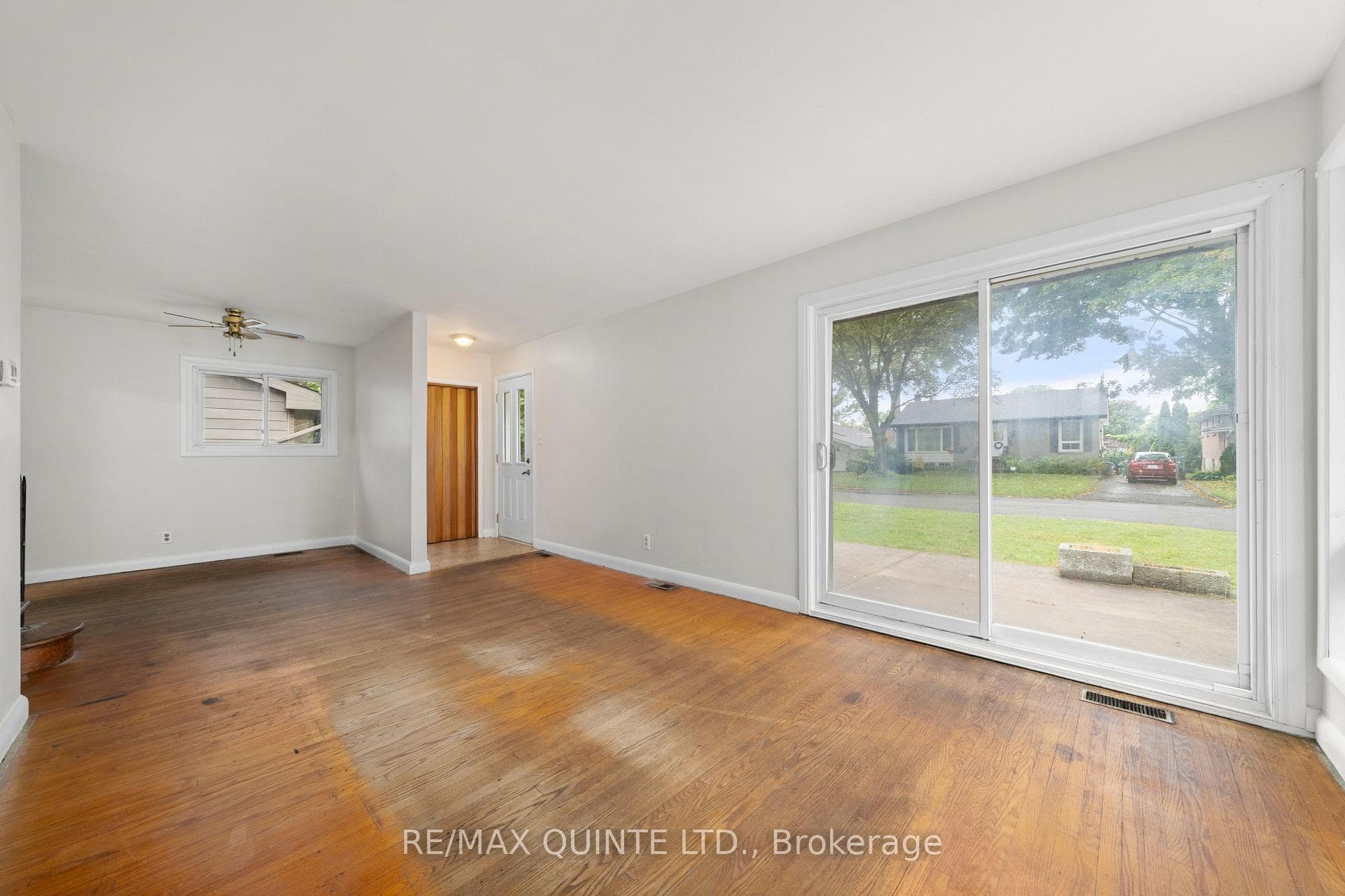 27 Lambert Drive photo 4