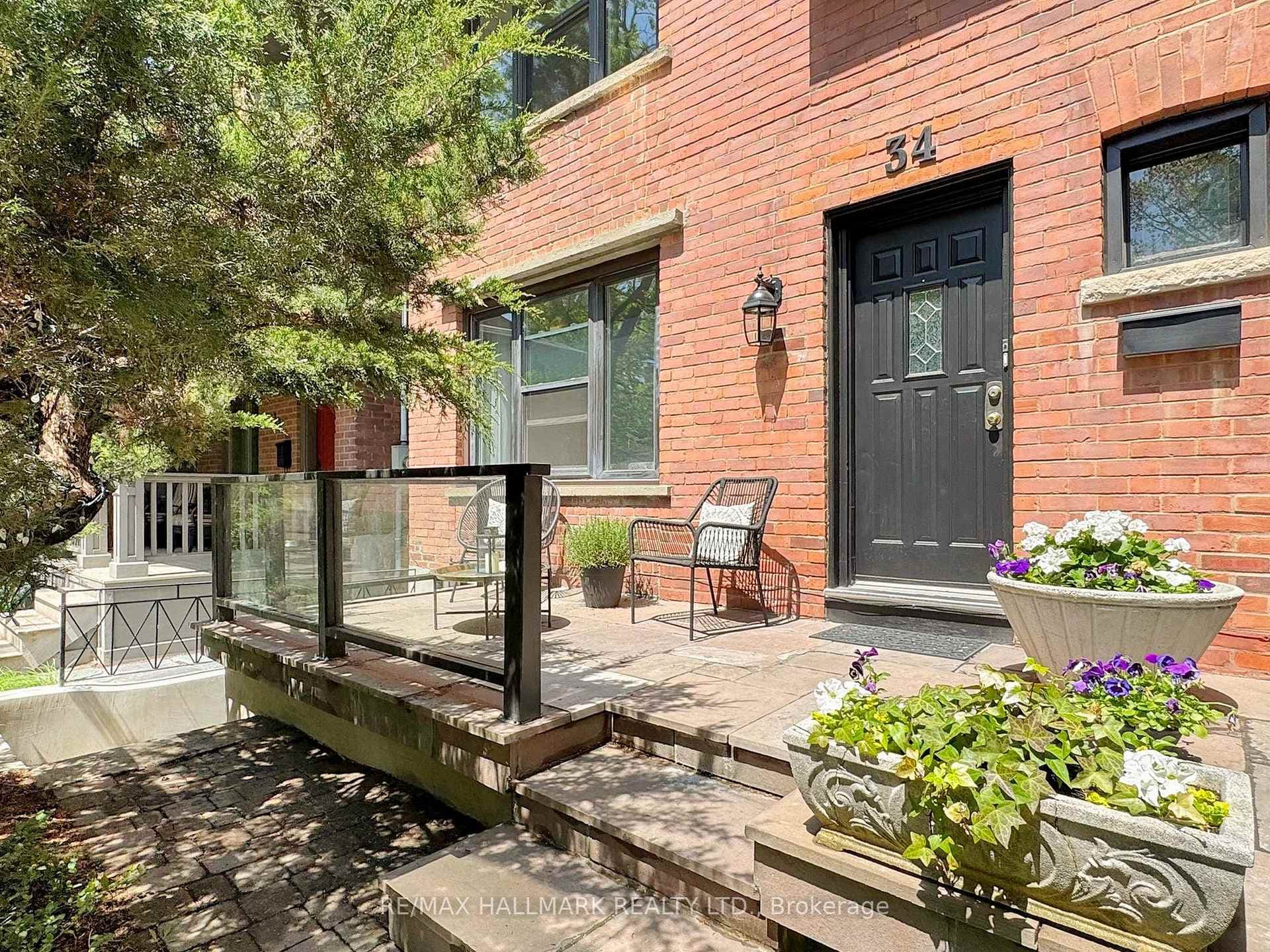 34 Strathcona Avenue photo 3