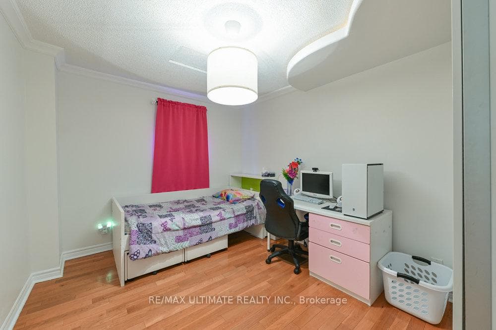 19 Cayuga Avenue photo 15