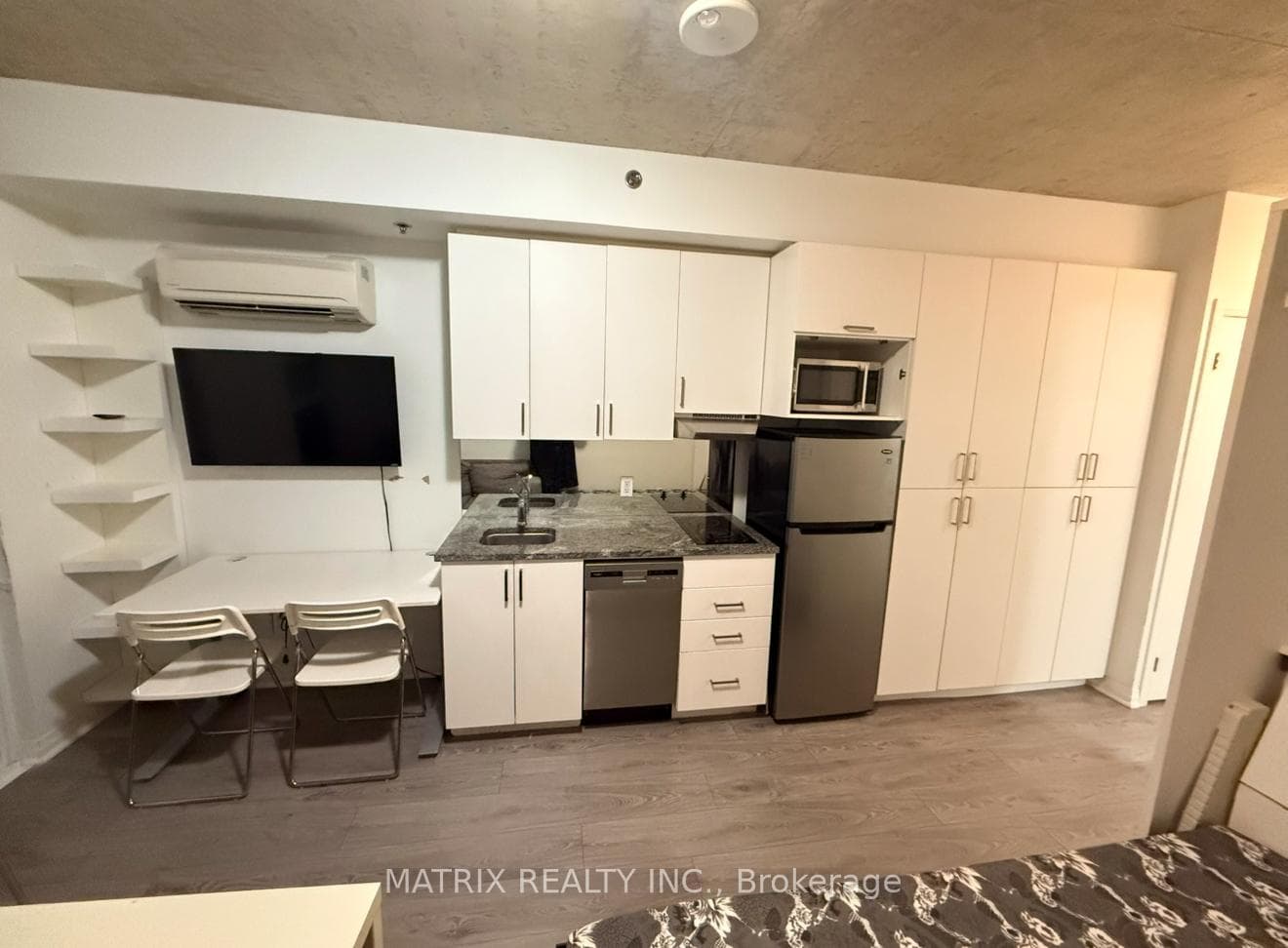 1900 Simcoe Street Unit 403 photo 10