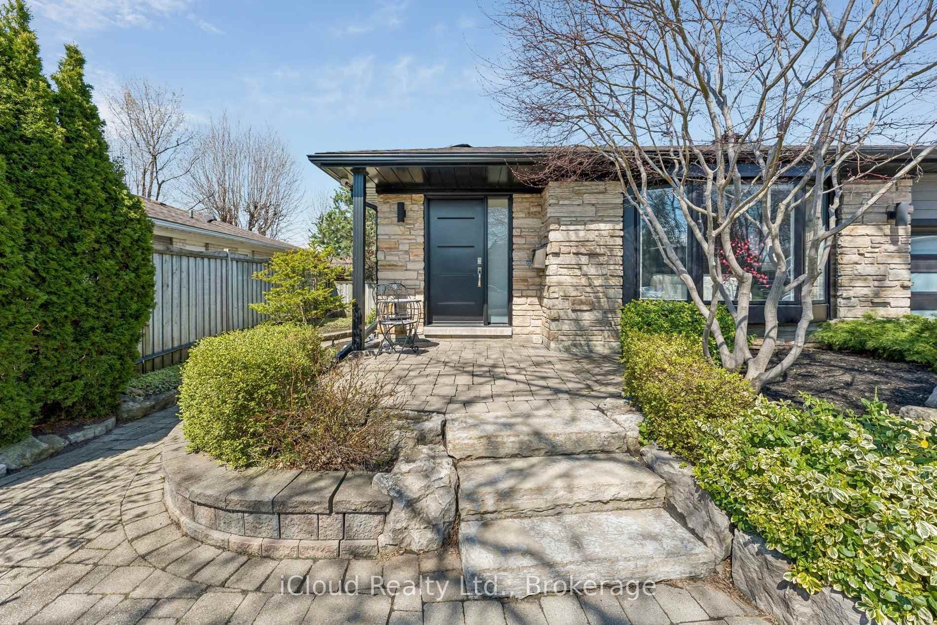 43 Ferndale Crescent photo 2