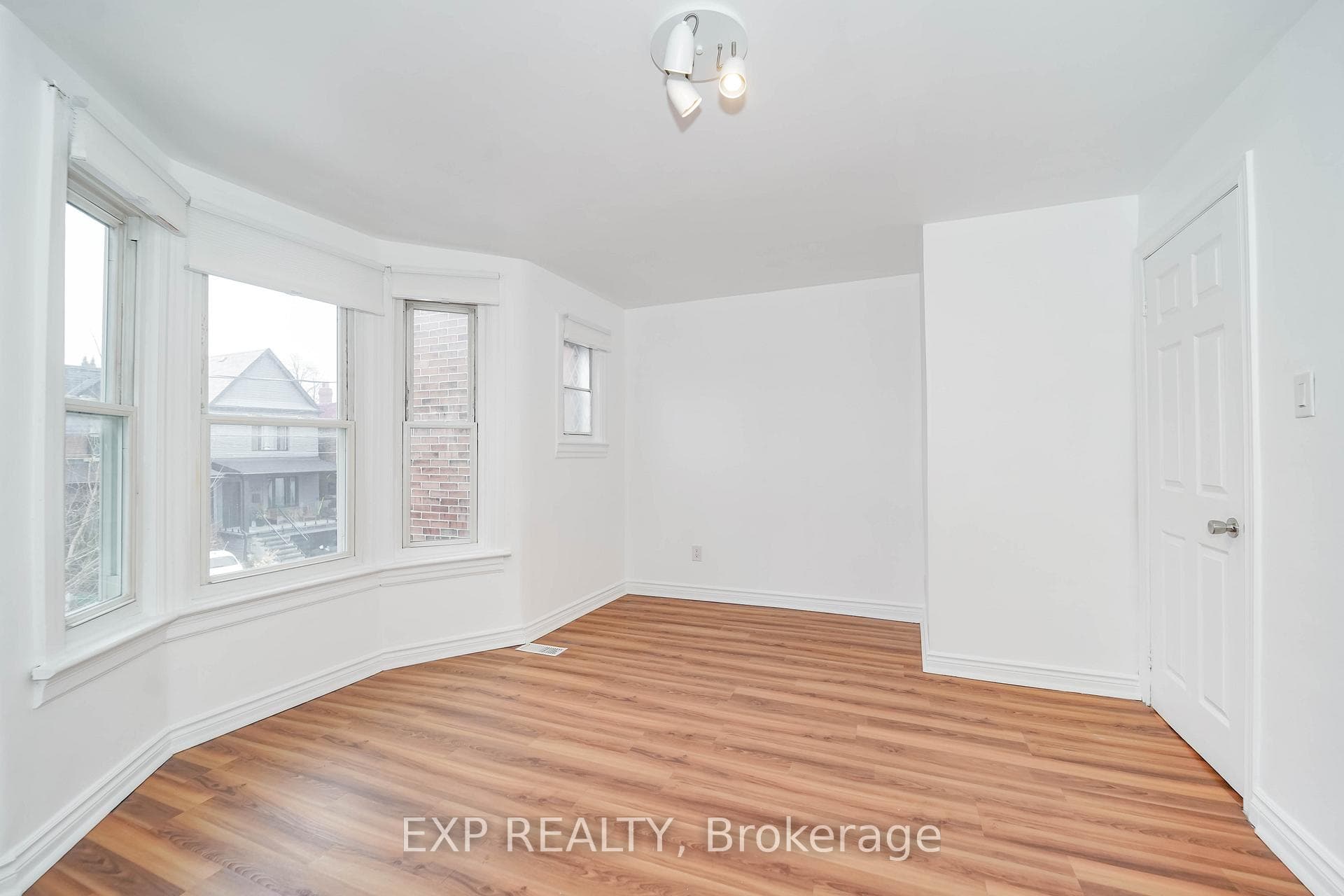303 Wallace Avenue photo 16
