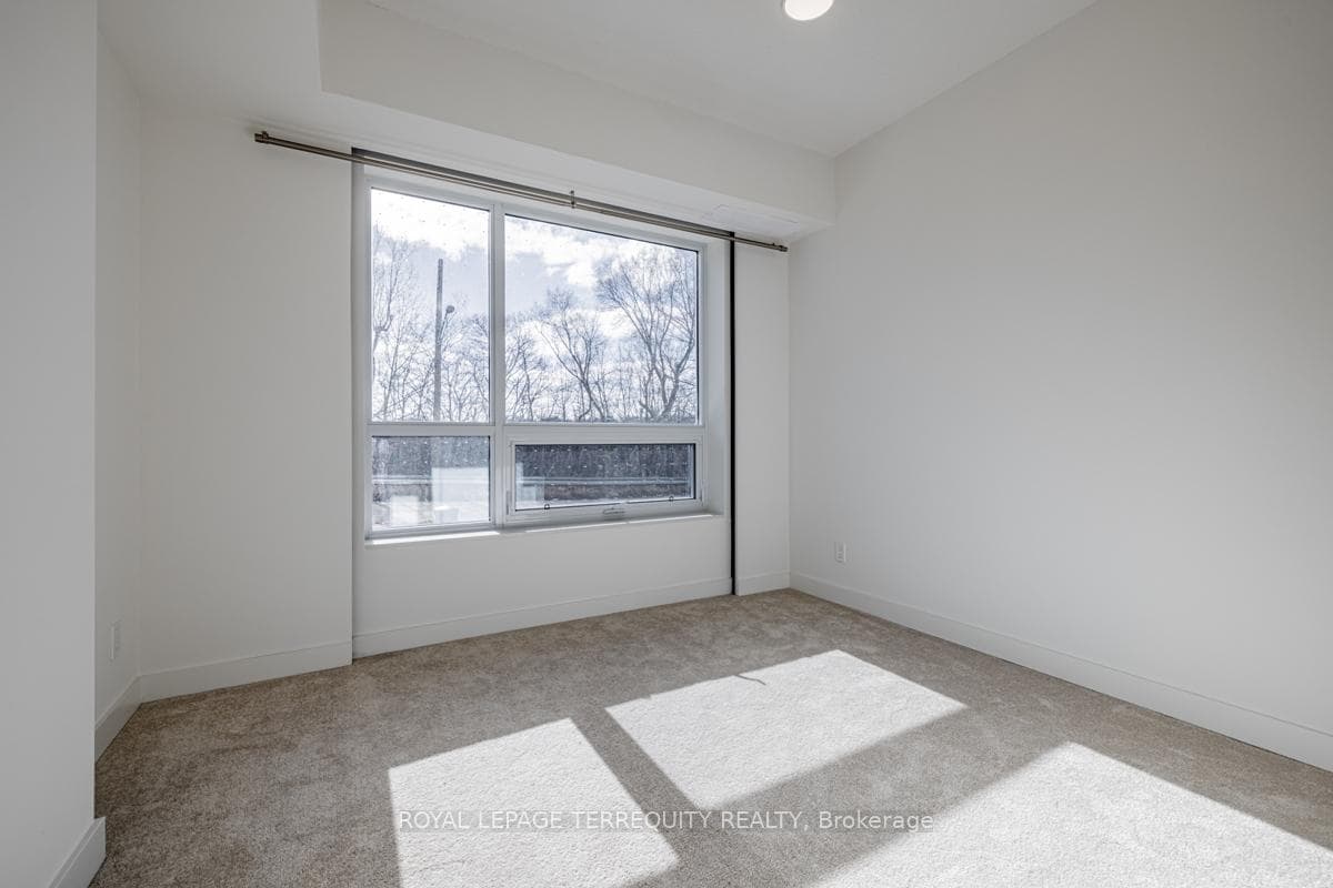 10 Wilby Crescent Unit 101 photo 13