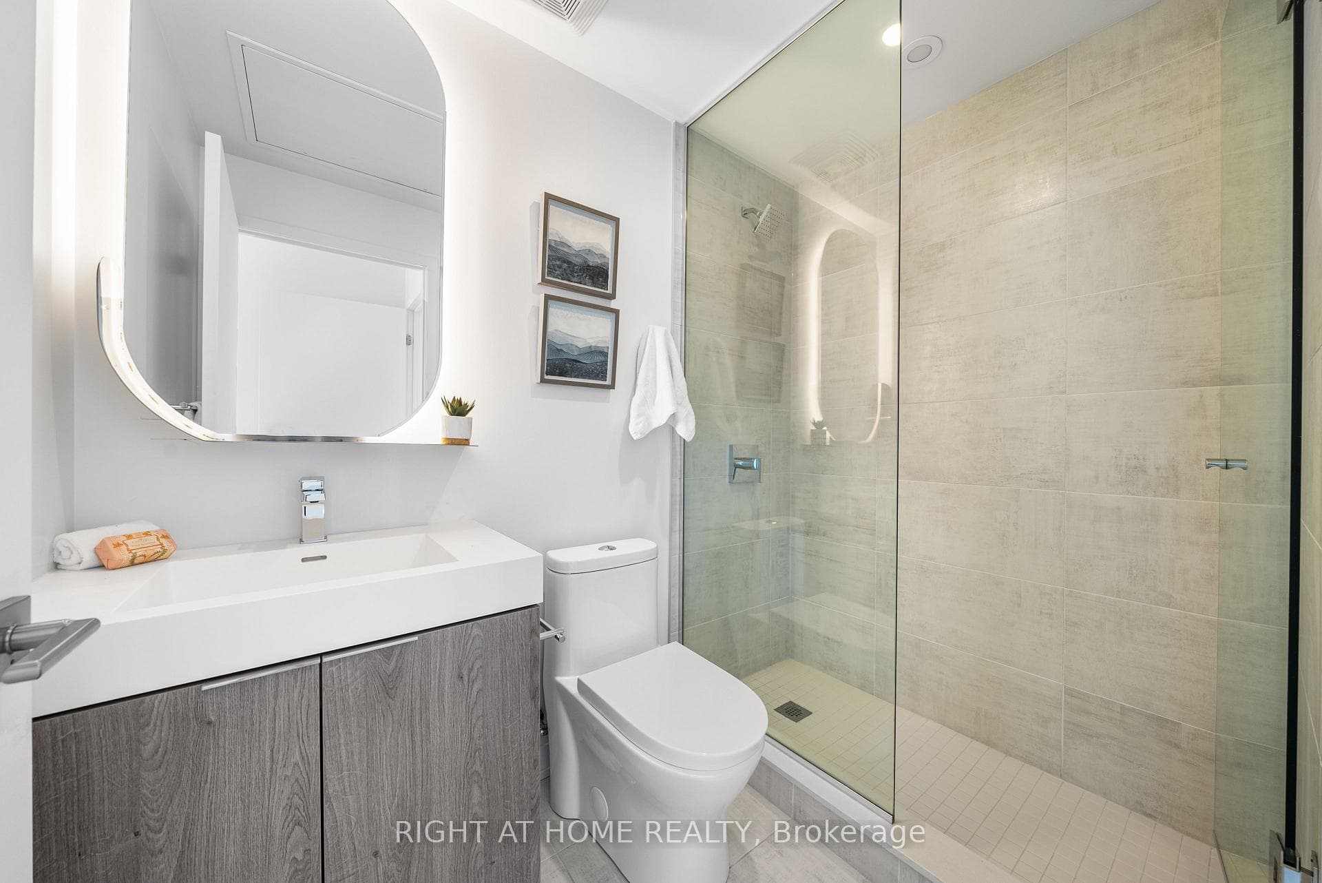 15 Holmes Avenue Unit 1502 photo 11