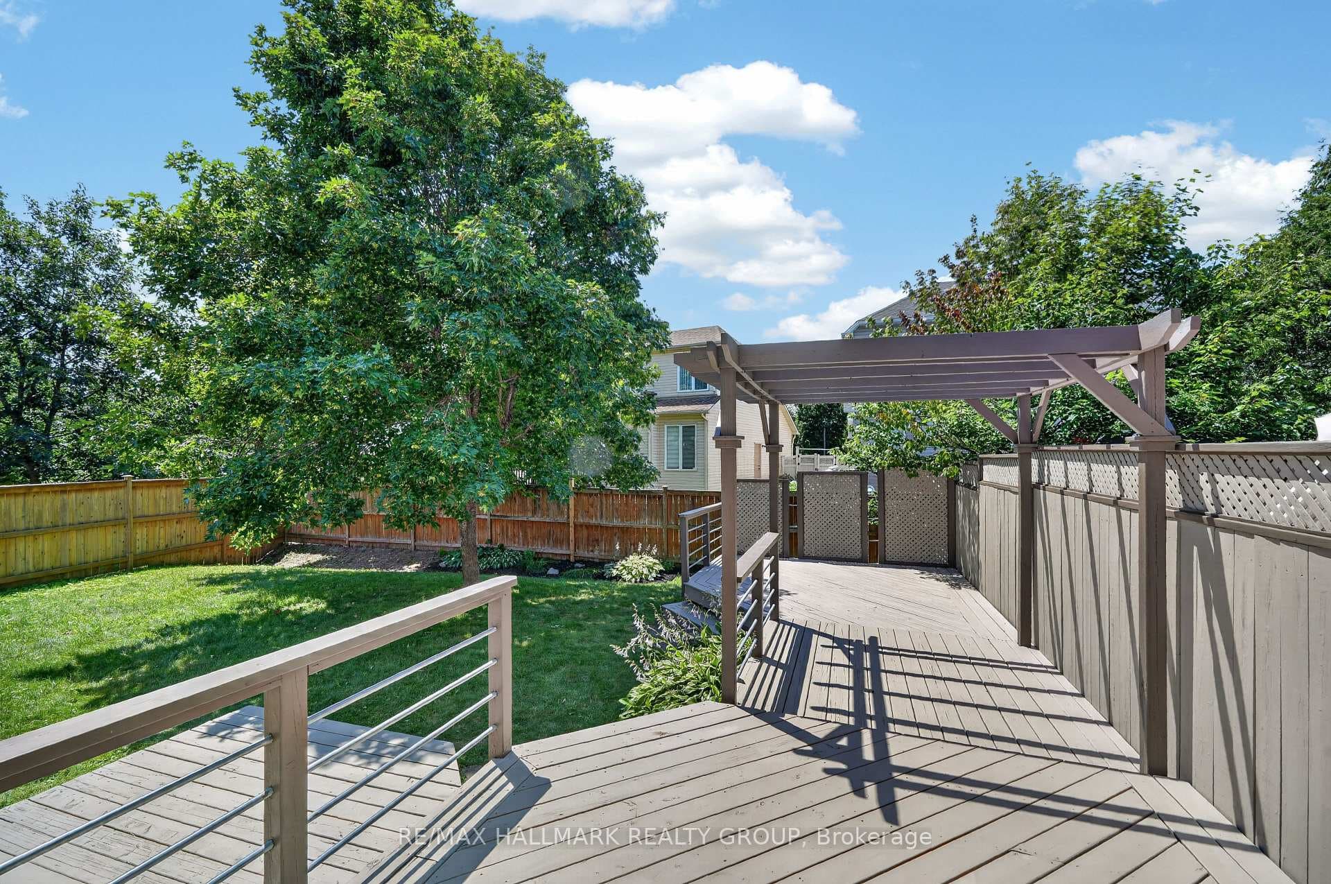 2028 MELETTE Crescent photo 32