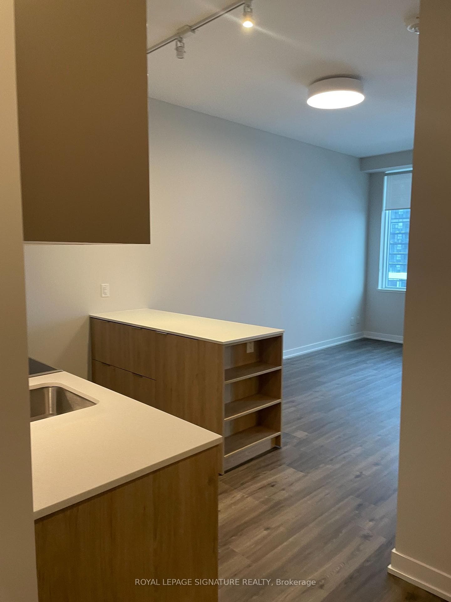 25 Nicholas Avenue Unit 607 photo 3