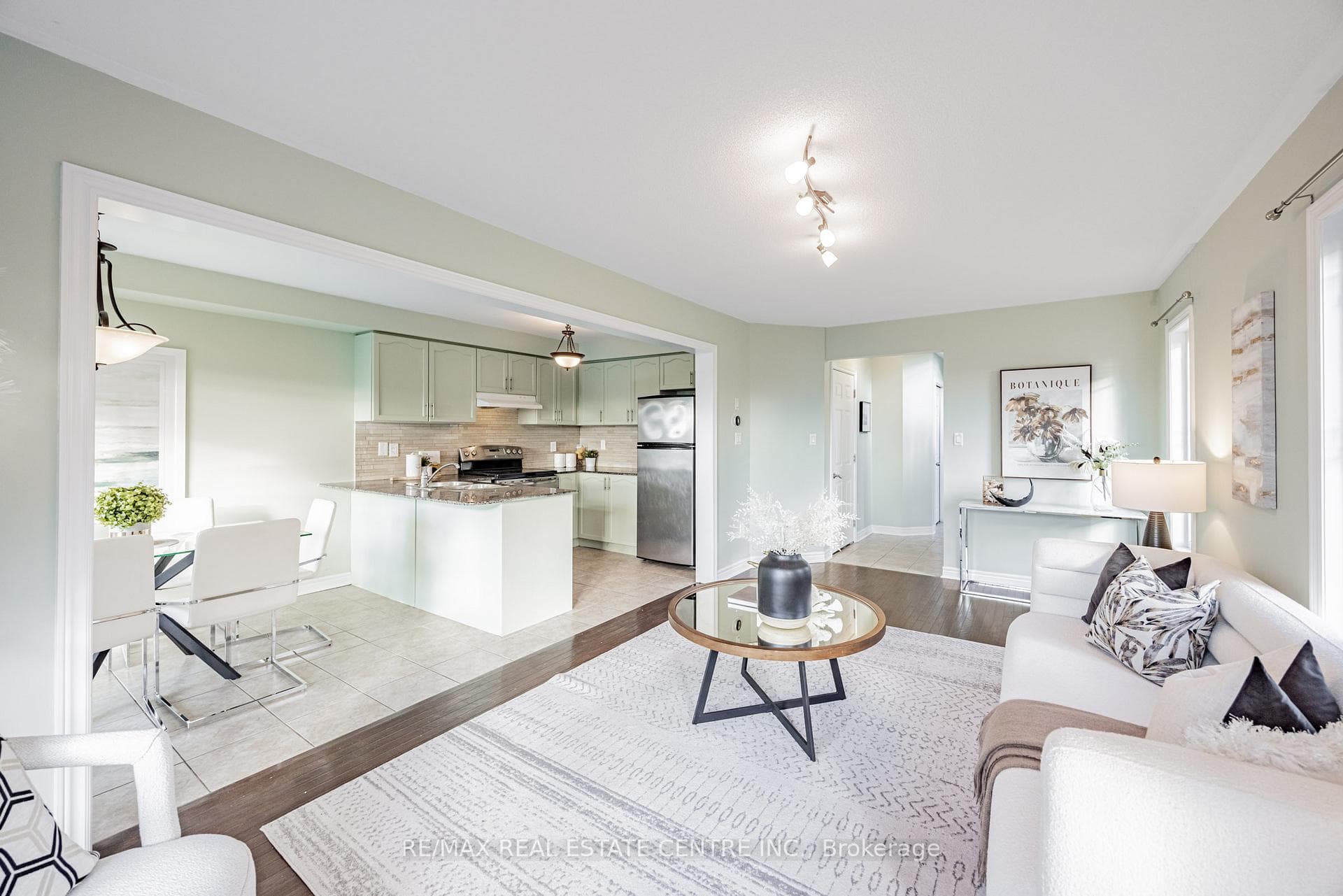 1361 Costigan Road photo 11