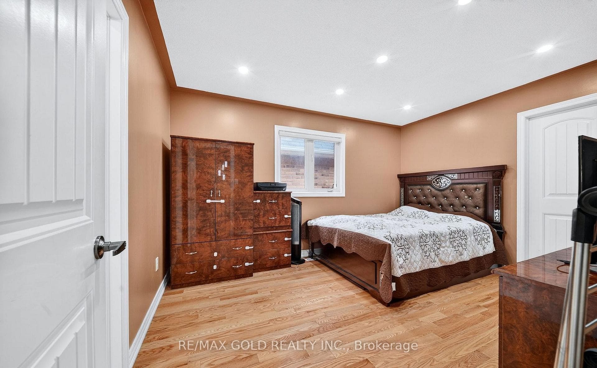 161 Shephard Avenue photo 30