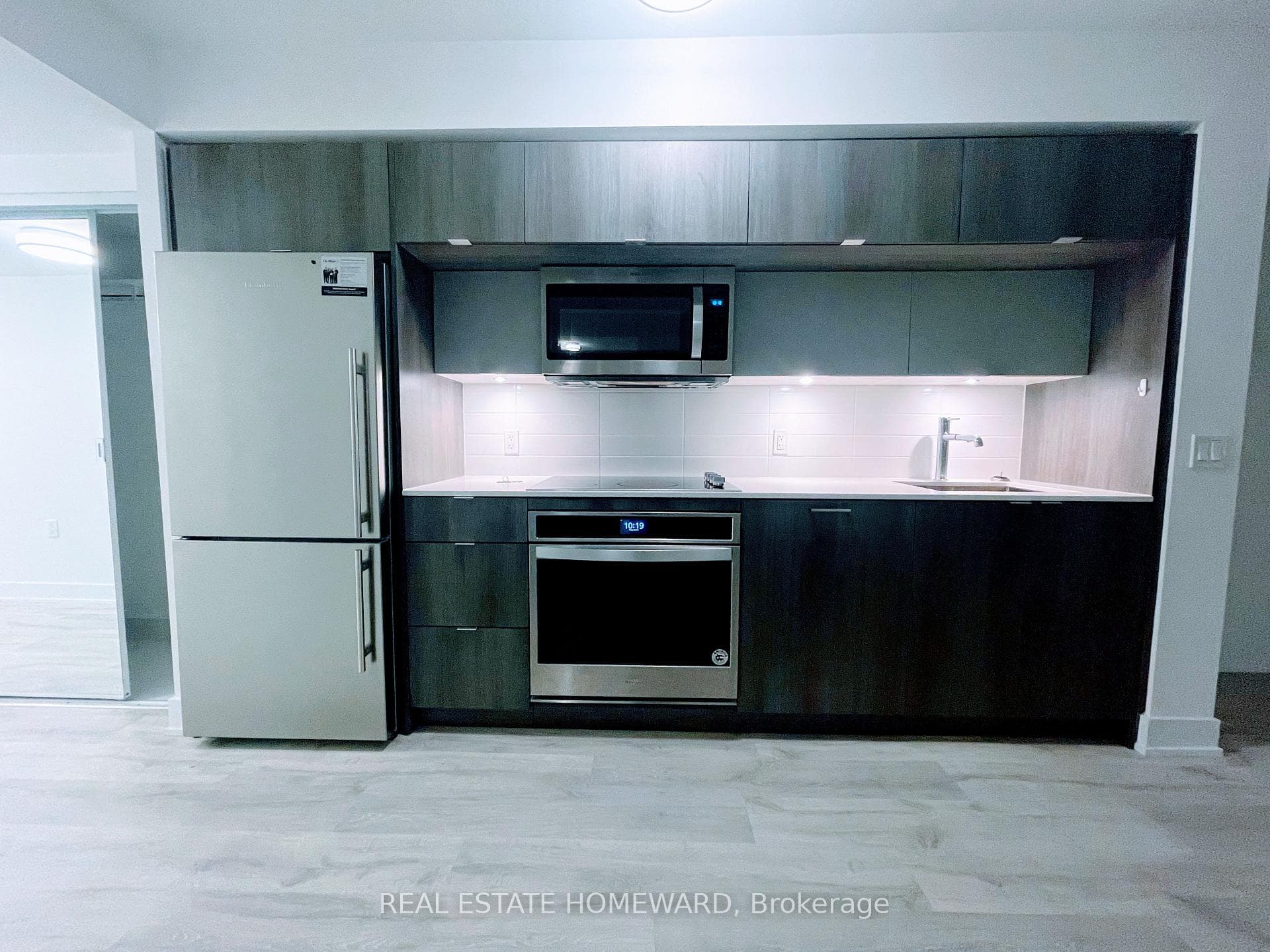 585 Bloor Street Unit 1118 photo 3