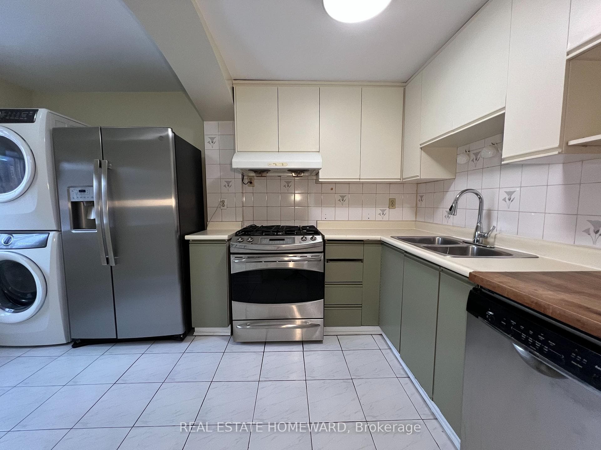 140 Millicent Street Unit Upper photo 7