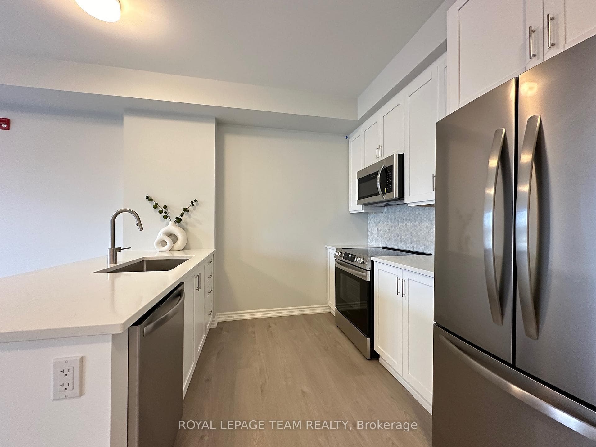 1350 Hemlock Road Unit 504 photo 6